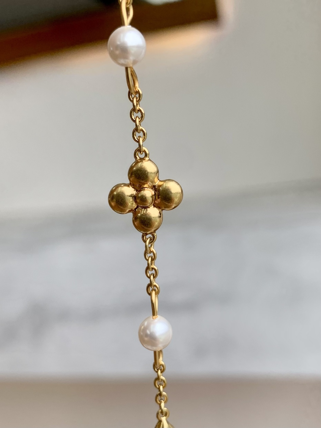 LV Monogram 字母花卉装饰 金属 树脂 珍珠 项链 女款 46CM  M01610金色