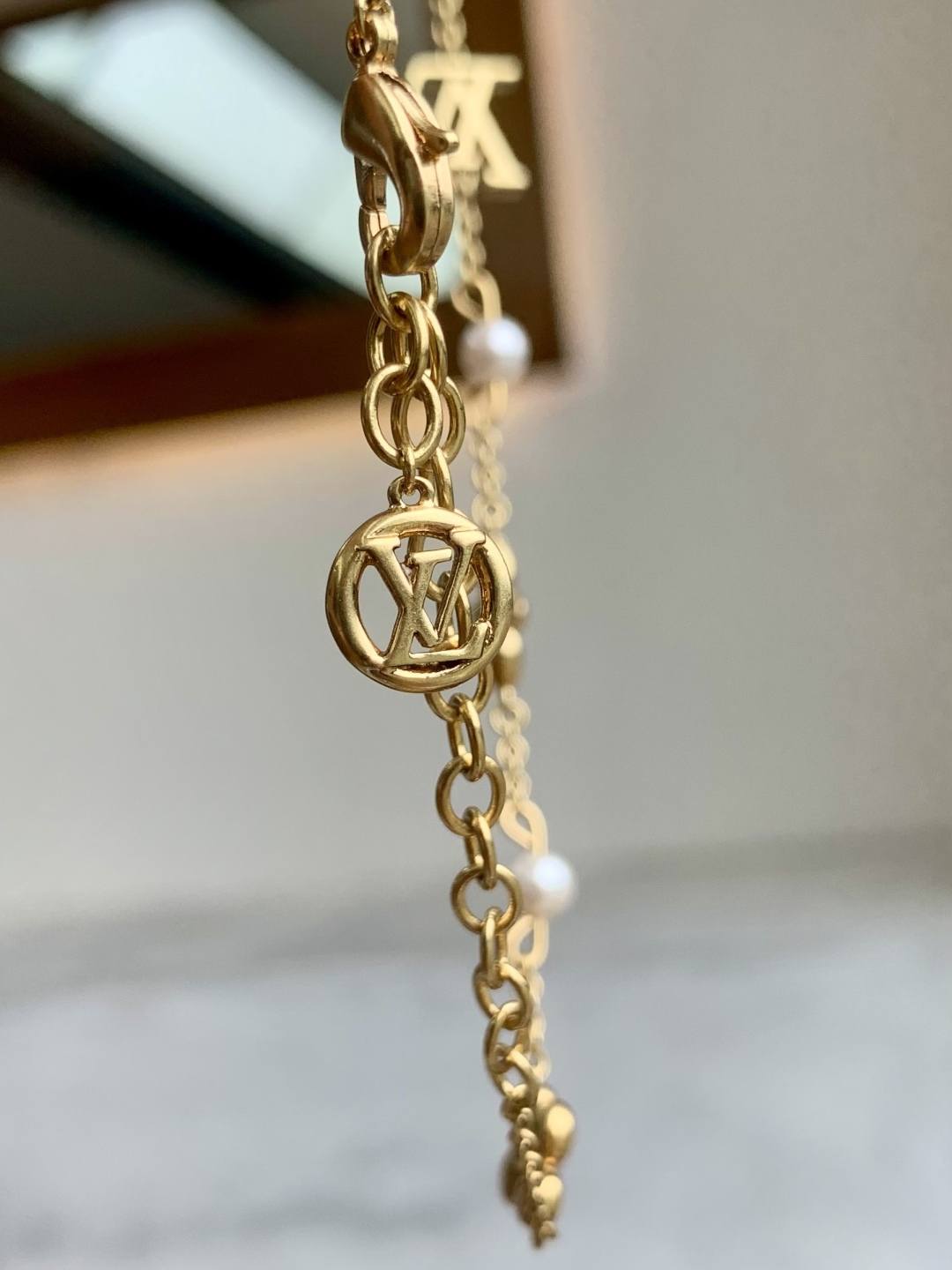 LV Monogram 字母花卉装饰 金属 树脂 珍珠 项链 女款 46CM  M01610金色