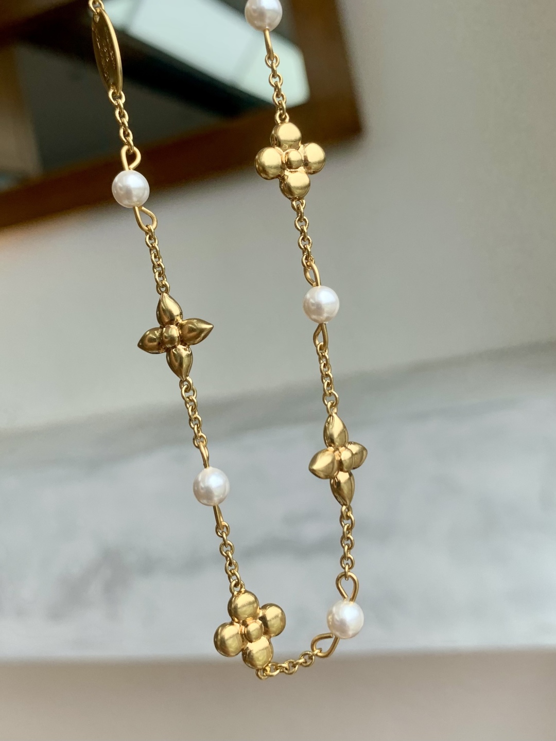 LV Monogram 字母花卉装饰 金属 树脂 珍珠 项链 女款 46CM  M01610金色