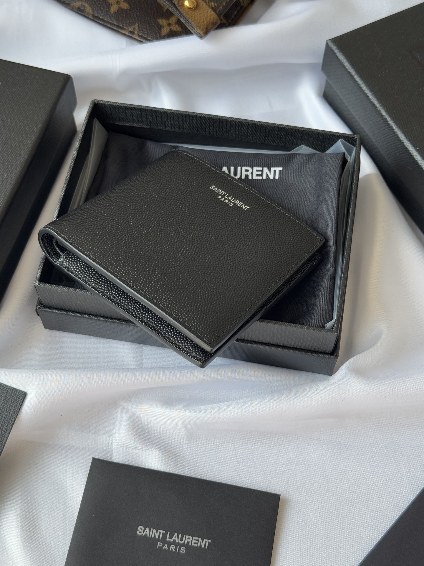 SAINT LAURENT 圣罗兰 Monogram YSL 小Logo 双折经典 皮革 钱包 短夹 颗粒黑色烫金八卡 396307BTY0N-1000