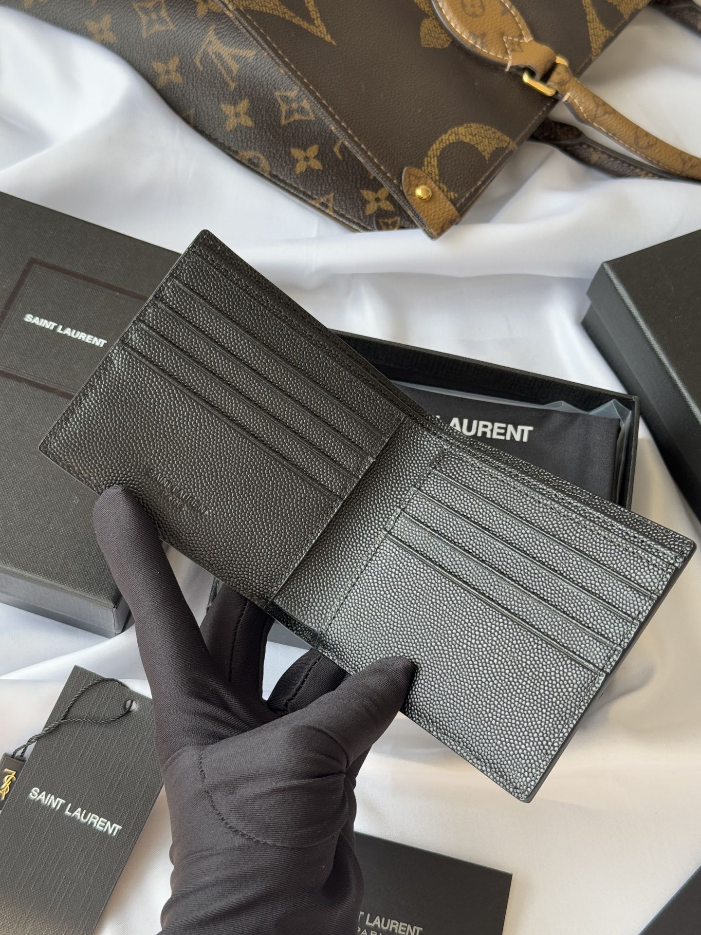 SAINT LAURENT 圣罗兰 Monogram YSL 小Logo 双折经典 皮革 钱包 短夹 颗粒黑色烫金八卡 396307BTY0N-1000