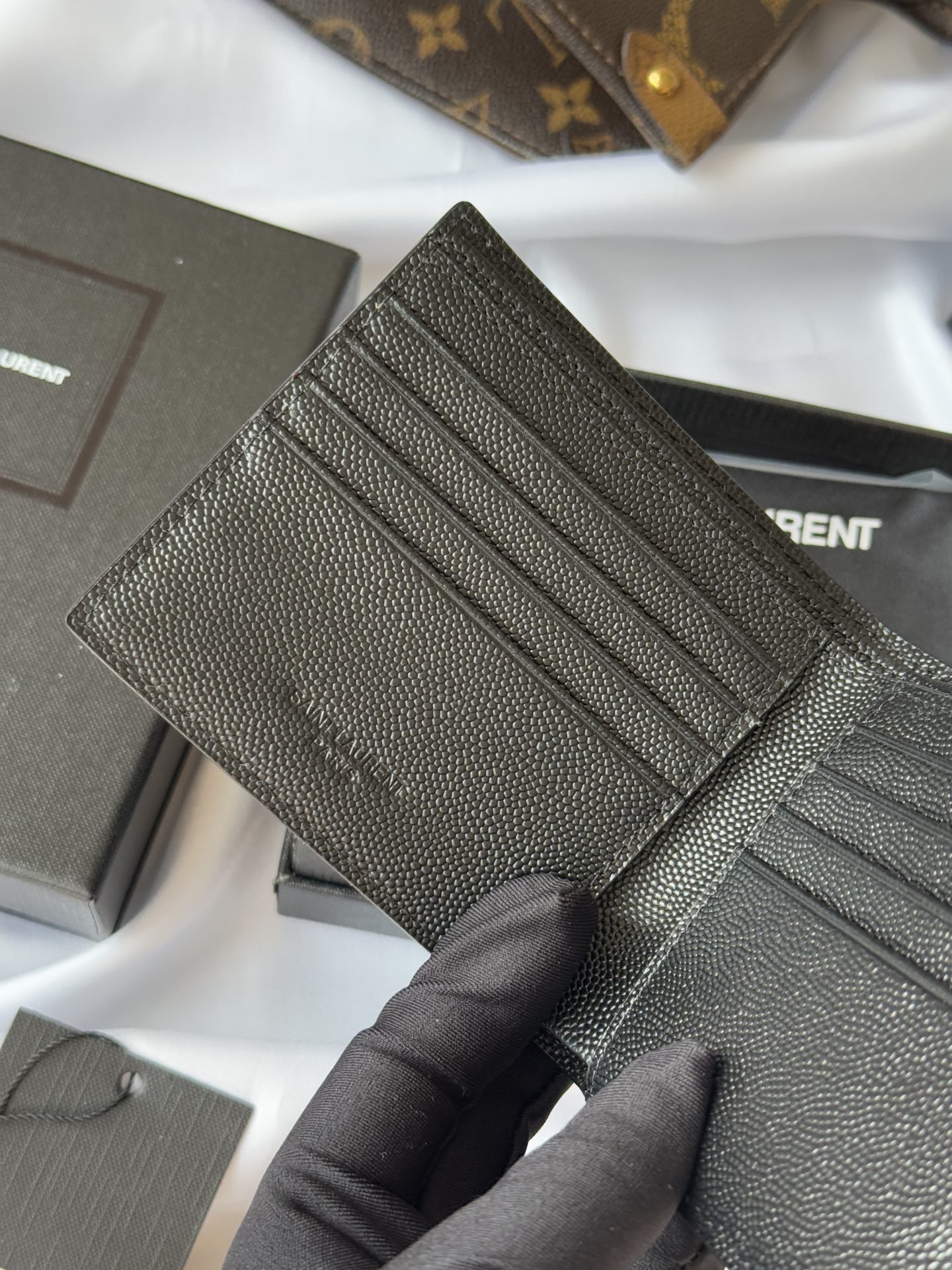 SAINT LAURENT 圣罗兰 Monogram YSL 小Logo 双折经典 皮革 钱包 短夹 颗粒黑色烫金八卡 396307BTY0N-1000