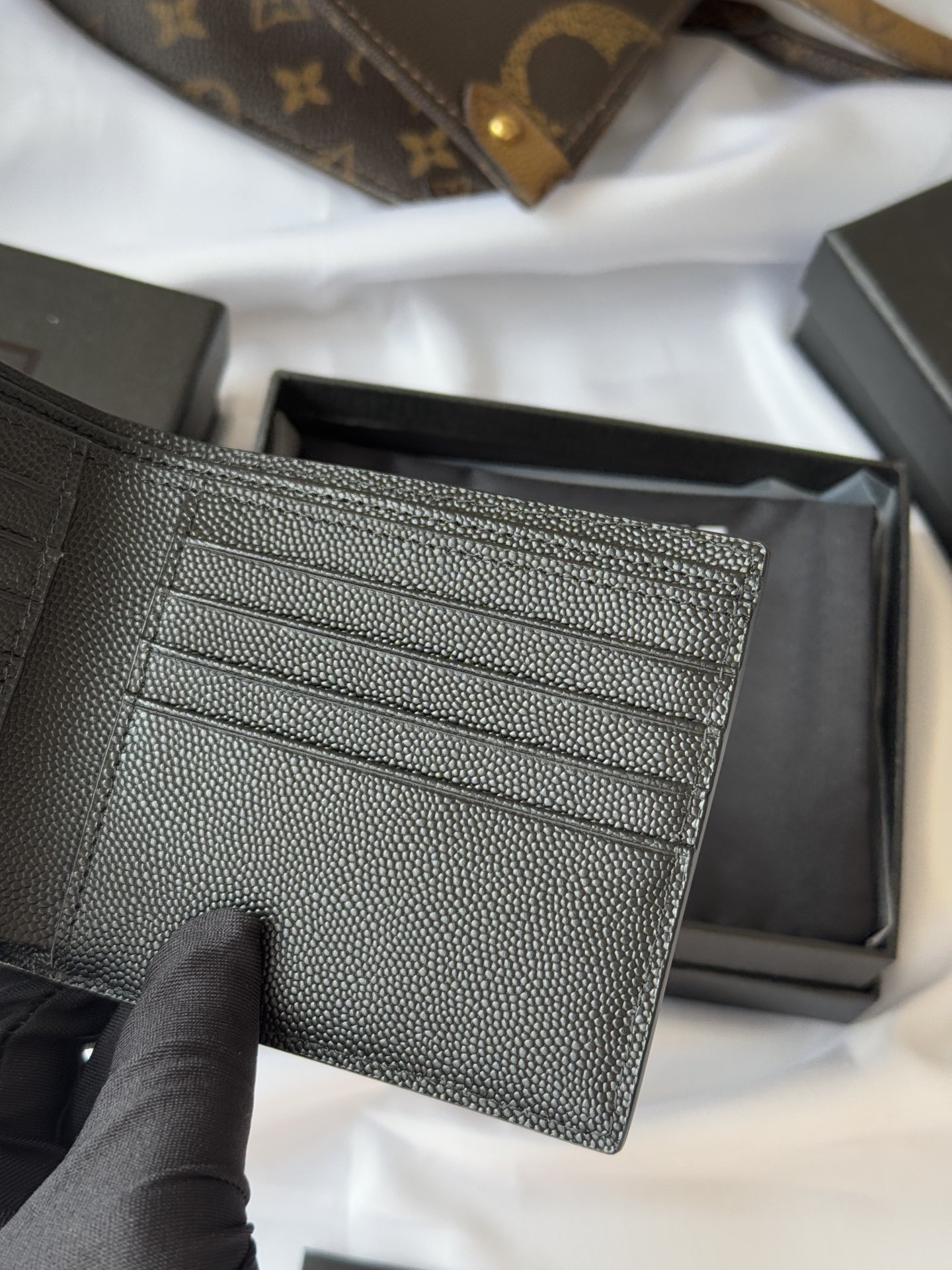 SAINT LAURENT 圣罗兰 Monogram YSL 小Logo 双折经典 皮革 钱包 短夹 颗粒黑色烫金八卡 396307BTY0N-1000