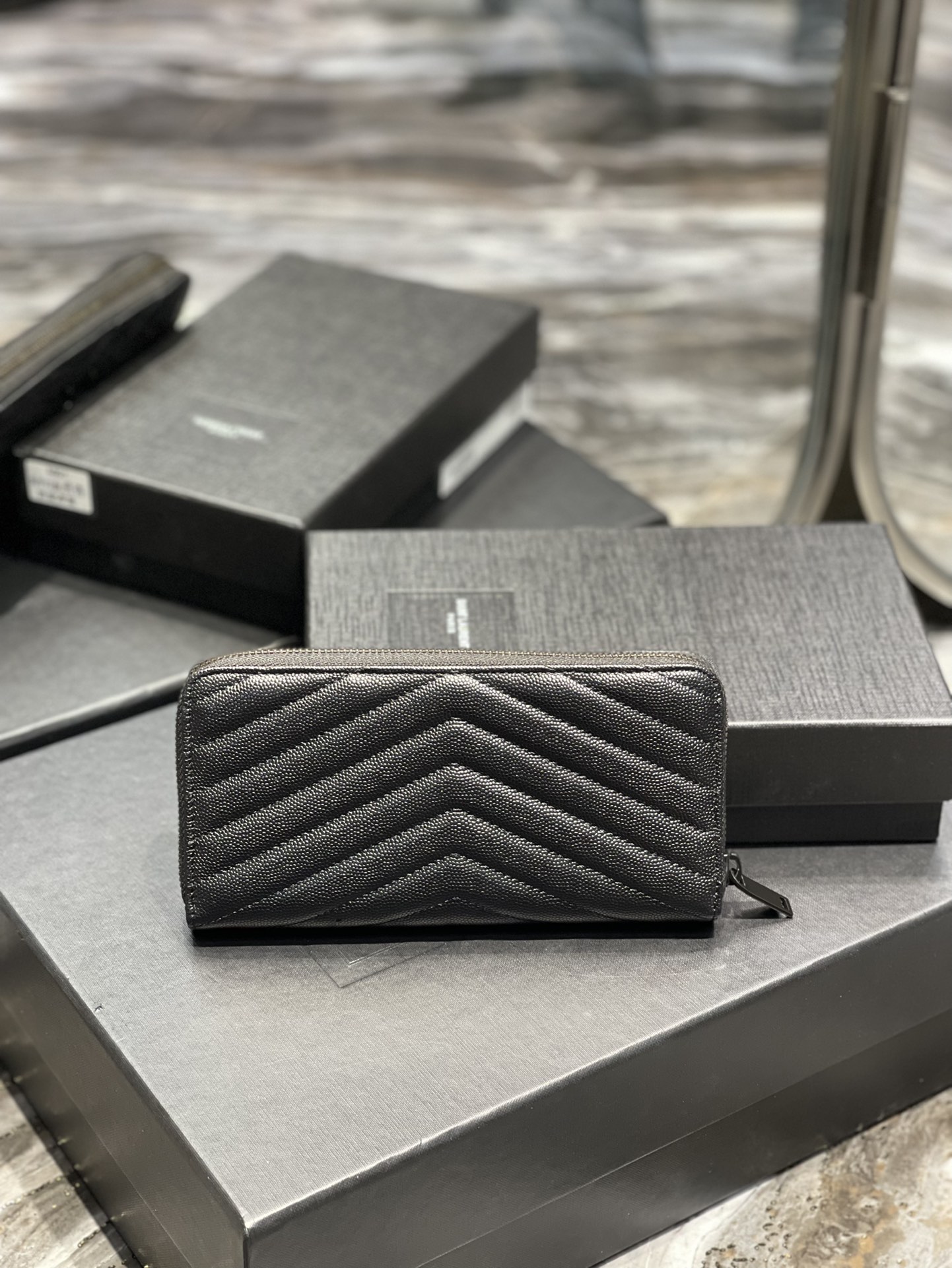 SAINT LAURENT 圣罗兰 Monogram YSL Logo  皮革 钱包 长夹拉链  颗粒 多色  358094BOW011000