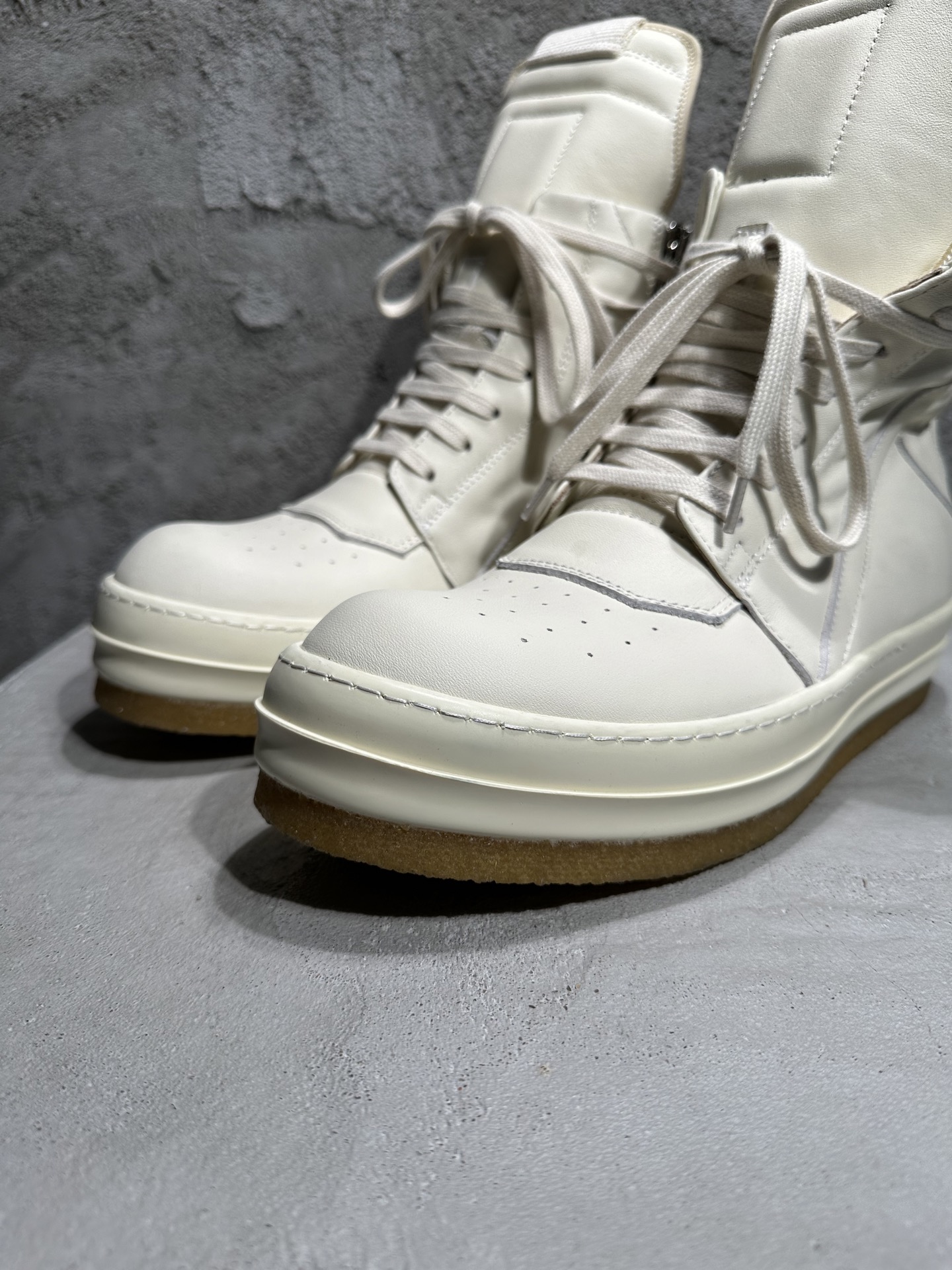 RICK OWENS RO  厚底 板鞋 休闲鞋 男鞋 女鞋 波鞋  皮質 倒三角 七孔白色 生胶底  RU02E1801LCO-111