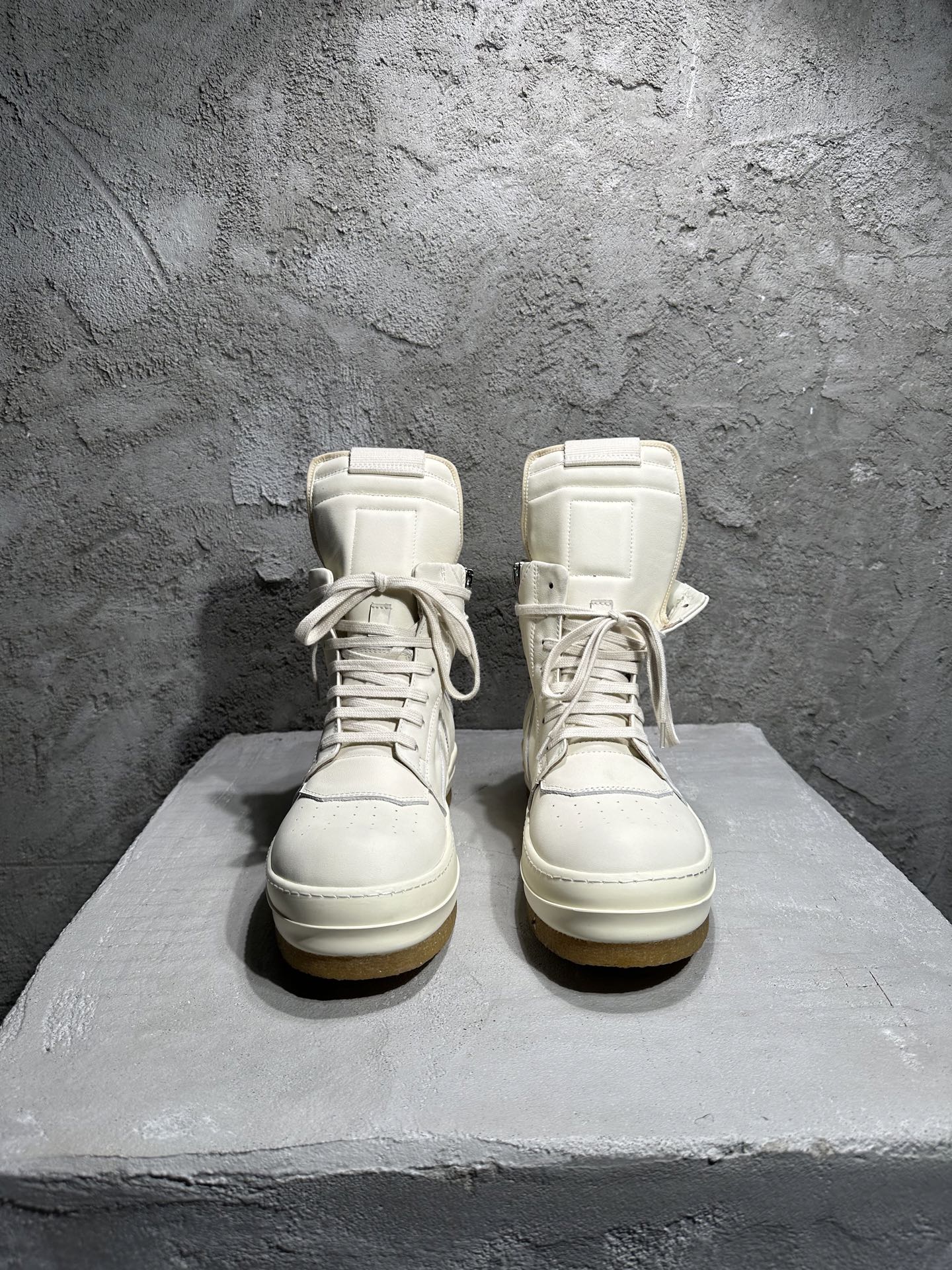 RICK OWENS RO  厚底 板鞋 休闲鞋 男鞋 女鞋 波鞋  皮質 倒三角 七孔白色 生胶底  RU02E1801LCO-111