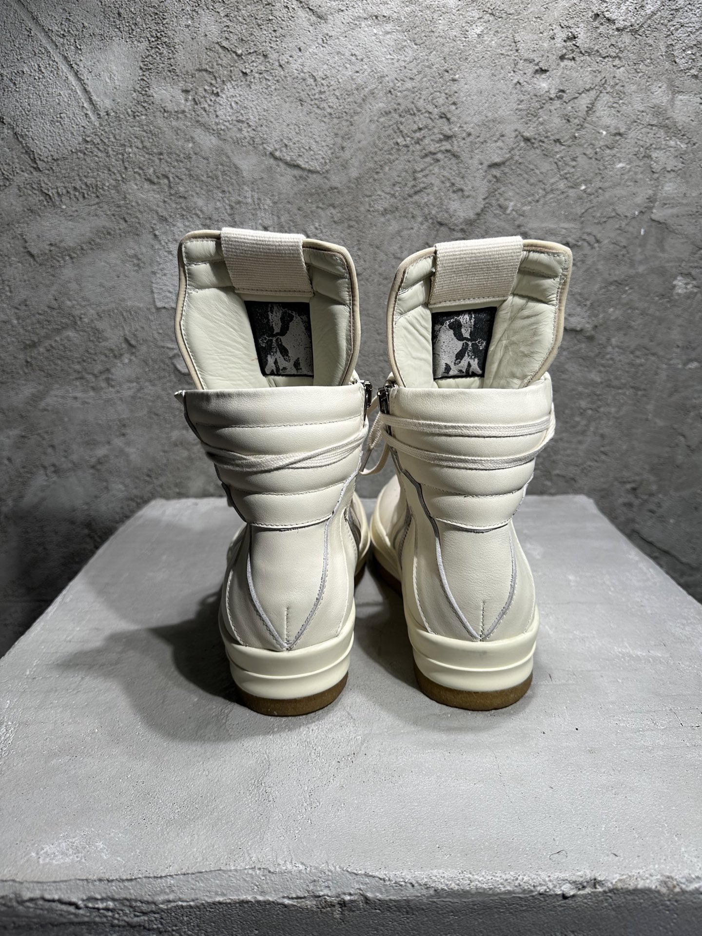RICK OWENS RO  厚底 板鞋 休闲鞋 男鞋 女鞋 波鞋  皮質 倒三角 七孔白色 生胶底  RU02E1801LCO-111