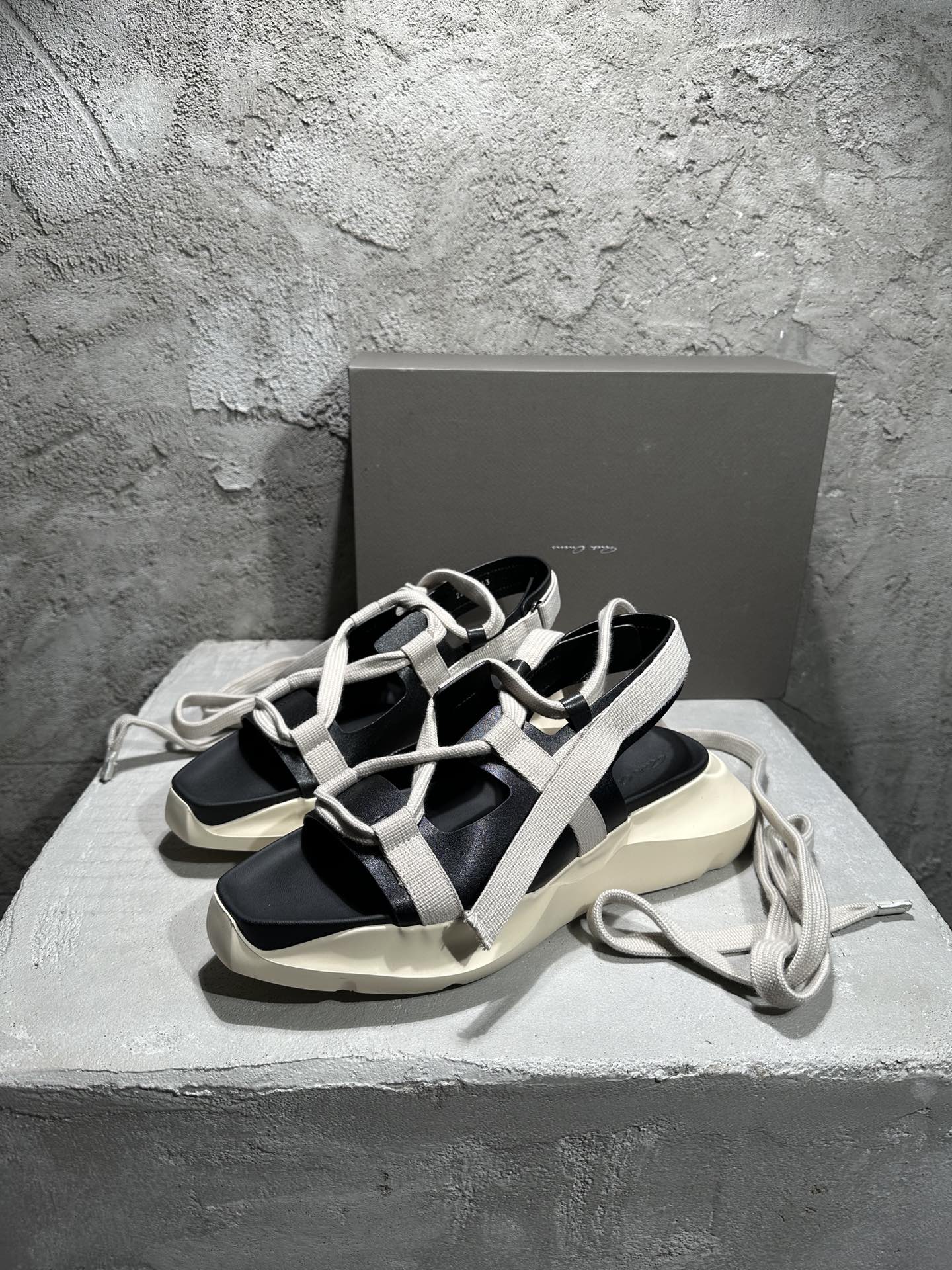 RICK OWENS RO  厚底 板鞋 舒适 百搭 沙滩凉鞋  黑白 RU01C4815LCGW2-981