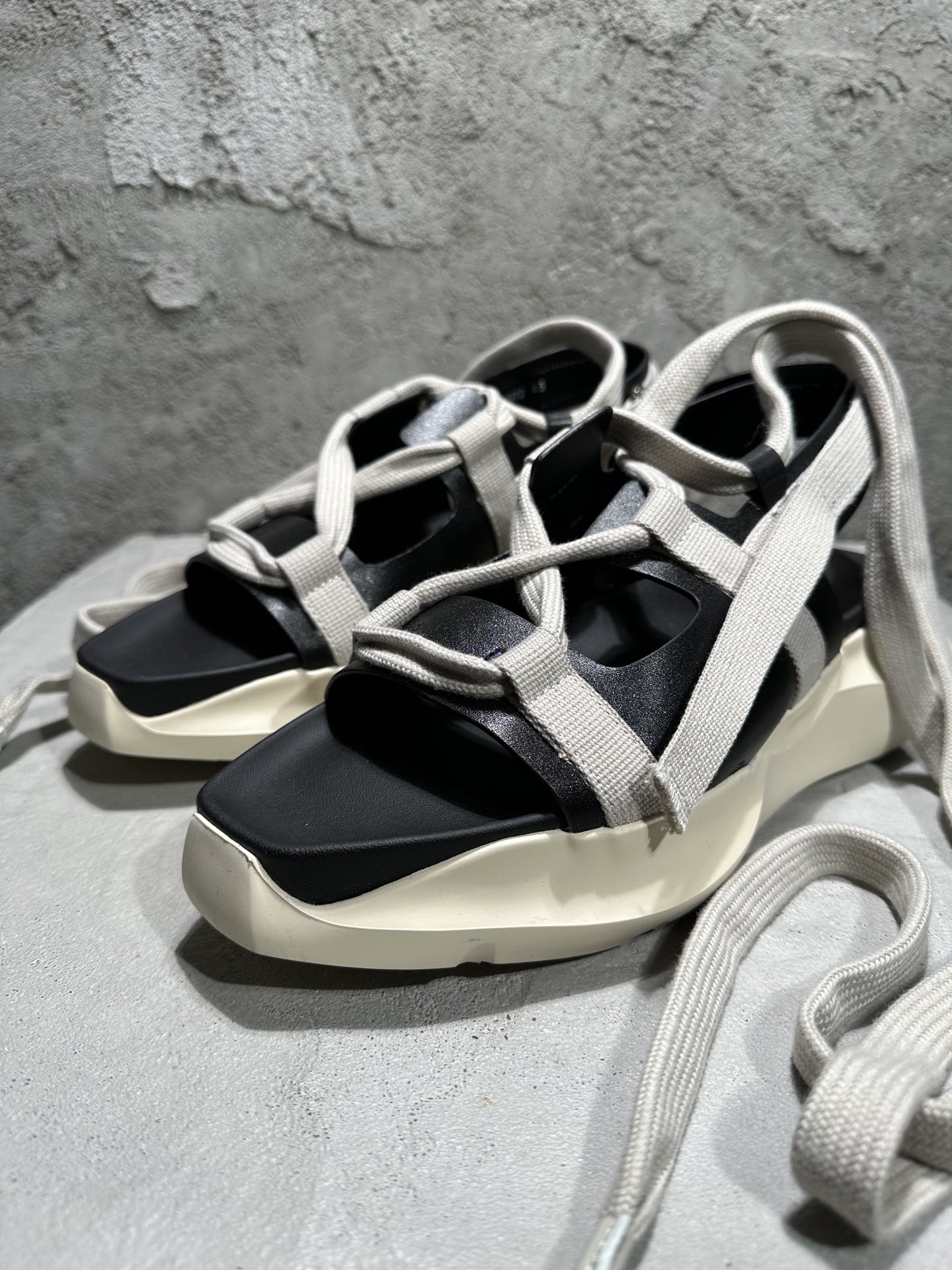 RICK OWENS RO  厚底 板鞋 舒适 百搭 沙滩凉鞋  黑白 RU01C4815LCGW2-981