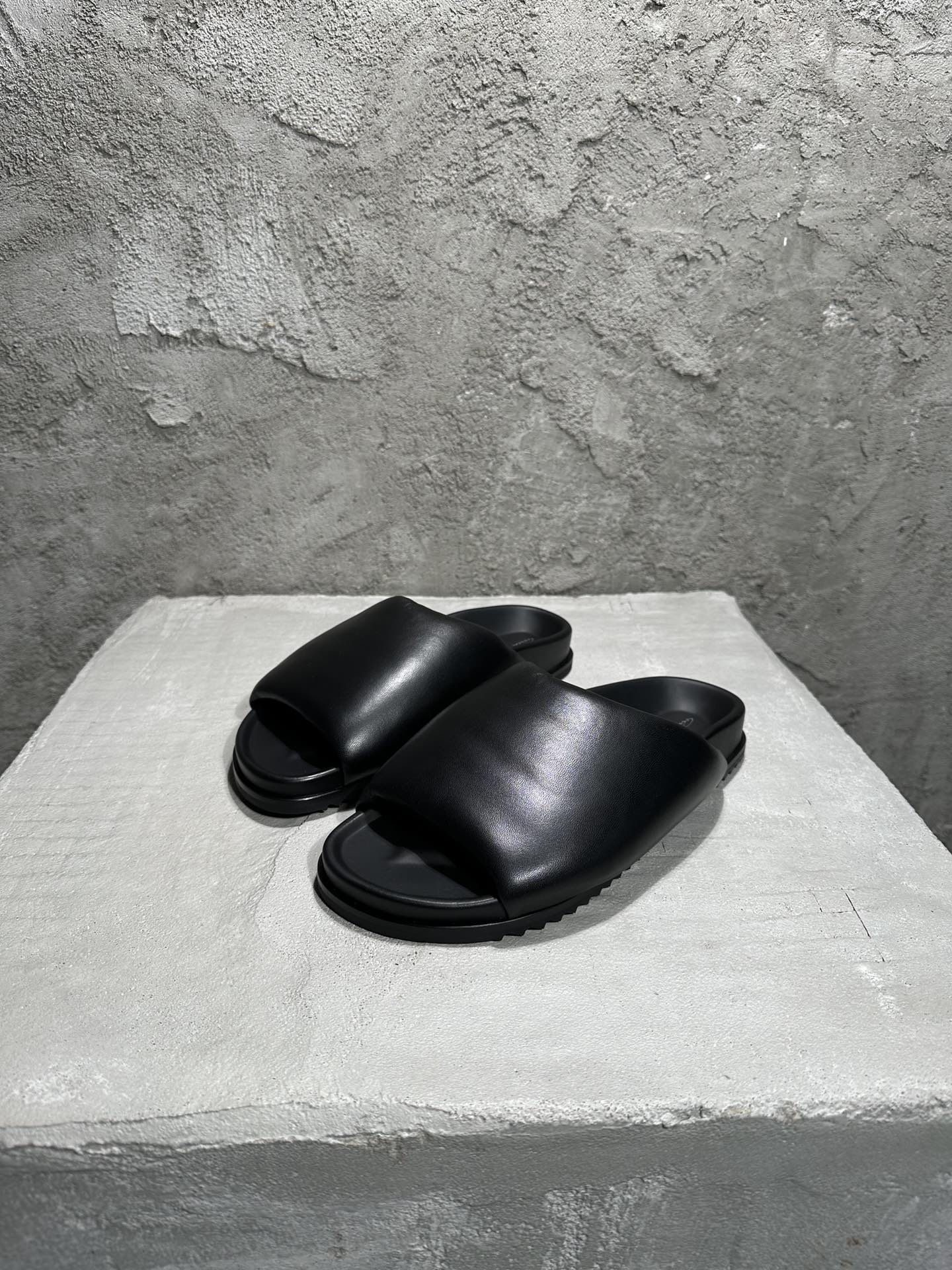 RICK OWENS RO   一字  板鞋 休闲鞋 男鞋 女鞋 波鞋  皮質 拖鞋    黑色 RU01C4838LCG