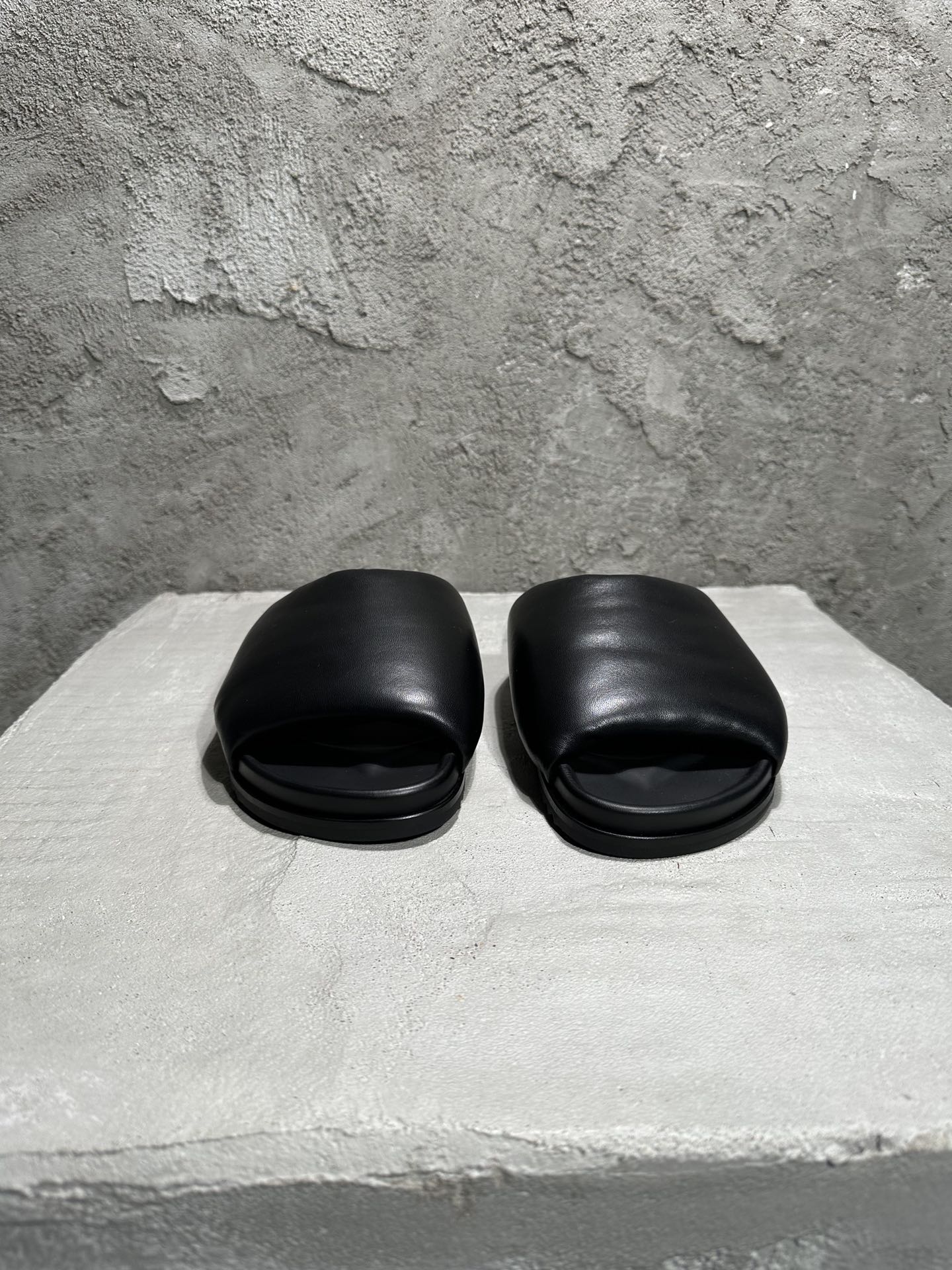 RICK OWENS RO   一字面包 厚底 板鞋 休闲鞋 男鞋 女鞋 波鞋  皮質 拖鞋    黑色 RU01D3818LLP-09