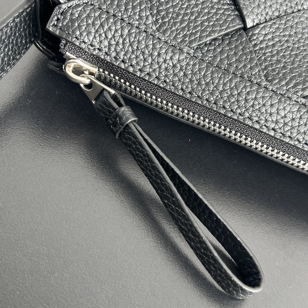 BV 葆蝶家 Diago 编织设计 牛皮 购物袋 手提袋  枕头包  斜款包 黑色 837112V4FV18803