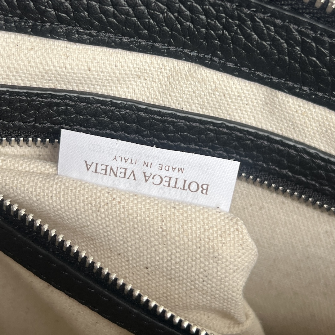 BV 葆蝶家 Diago 编织设计 牛皮 购物袋 手提袋  枕头包  斜款包 黑色 837112V4FV18803