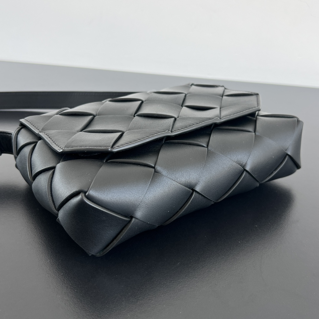 BV 葆蝶家 Diago 编织设计 牛皮 购物袋 手提袋  枕头包  斜款包 黑色 795637V56A18803