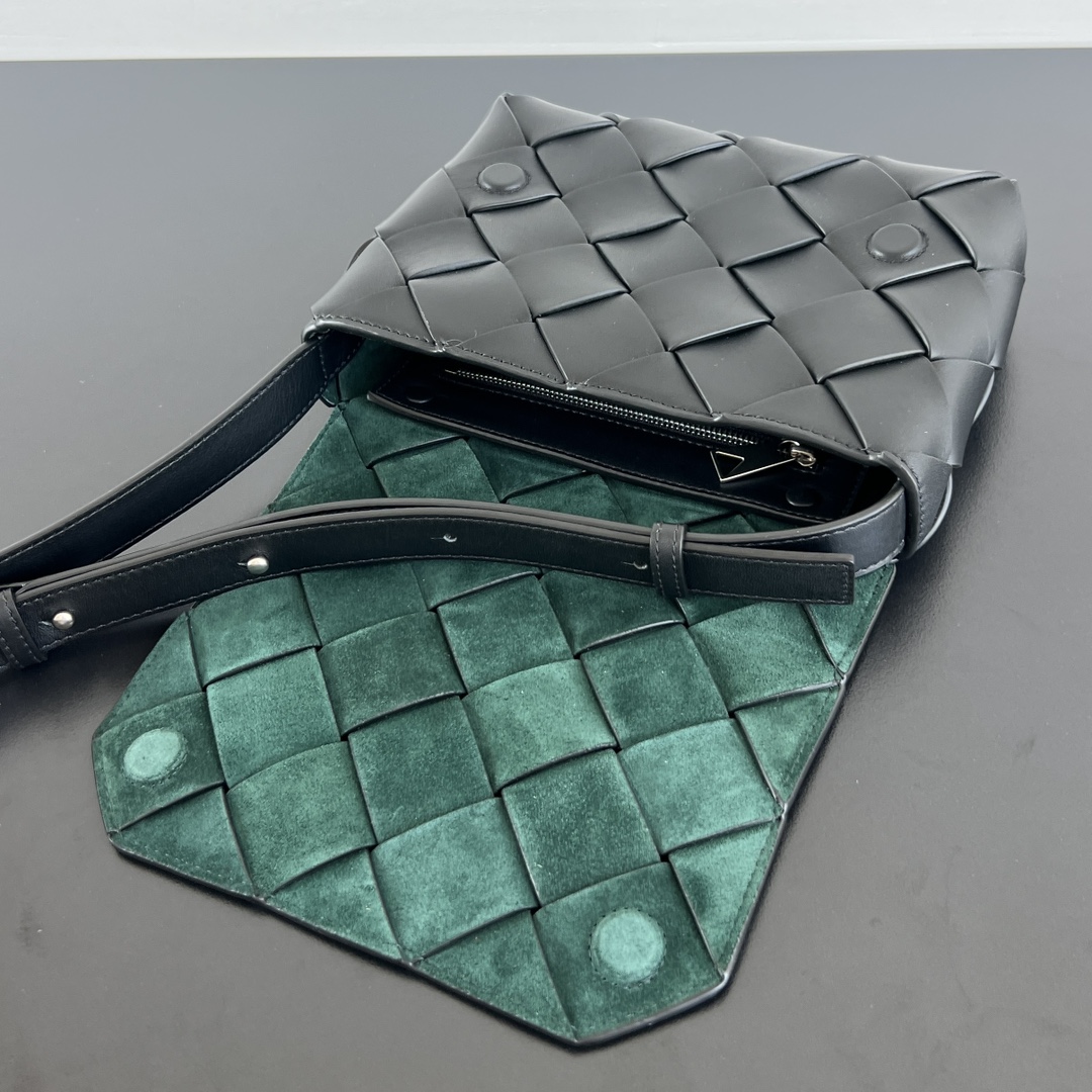 BV 葆蝶家 Diago 编织设计 牛皮 购物袋 手提袋  枕头包  斜款包 黑色 795637V56A18803