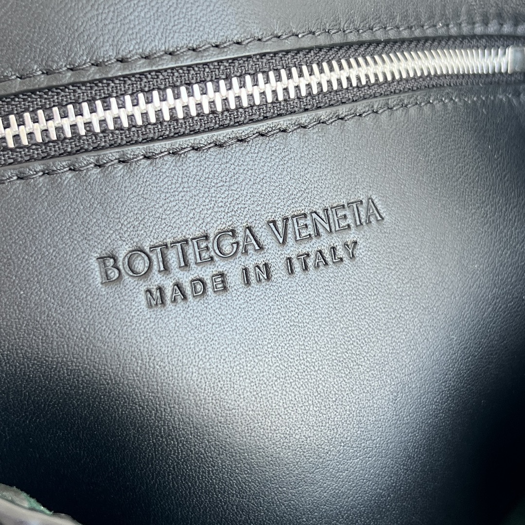 BV 葆蝶家 Diago 编织设计 牛皮 购物袋 手提袋  枕头包  斜款包 黑色 795637V56A18803