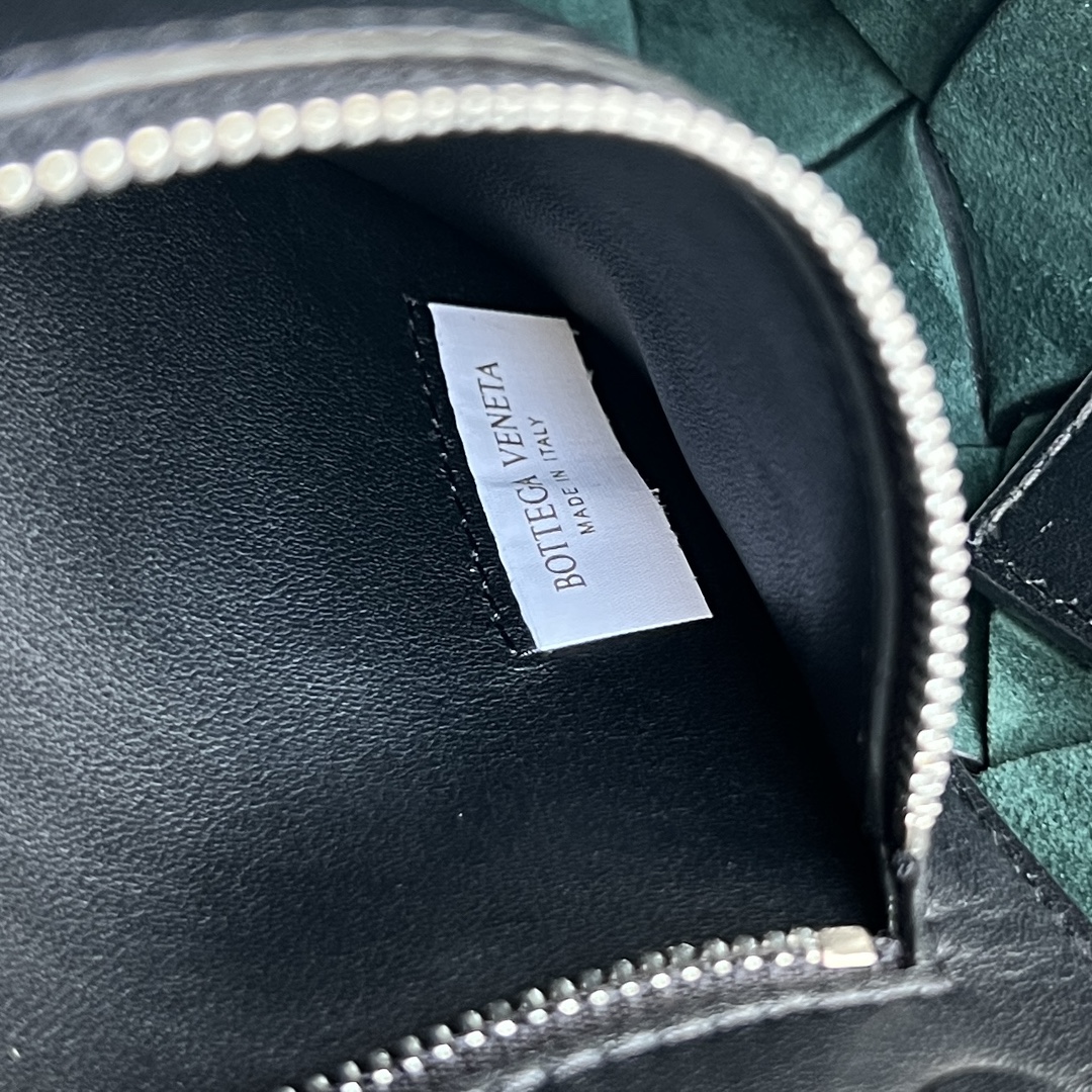 BV 葆蝶家 Diago 编织设计 牛皮 购物袋 手提袋  枕头包  斜款包 黑色 795637V56A18803