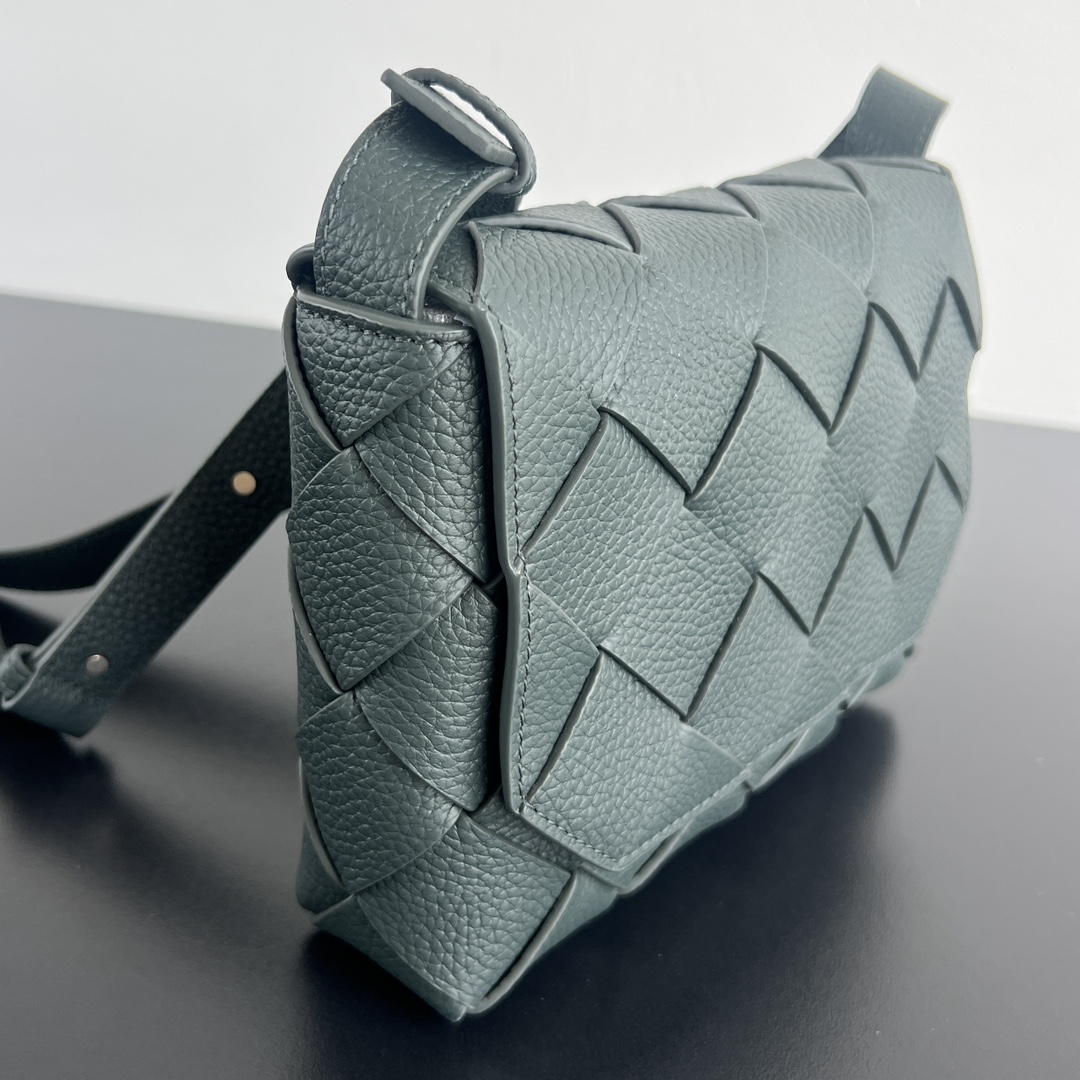 BV 葆蝶家 Diago 编织设计 牛皮 购物袋 手提袋  枕头包  斜款包 深绿色 795637V4FV13009