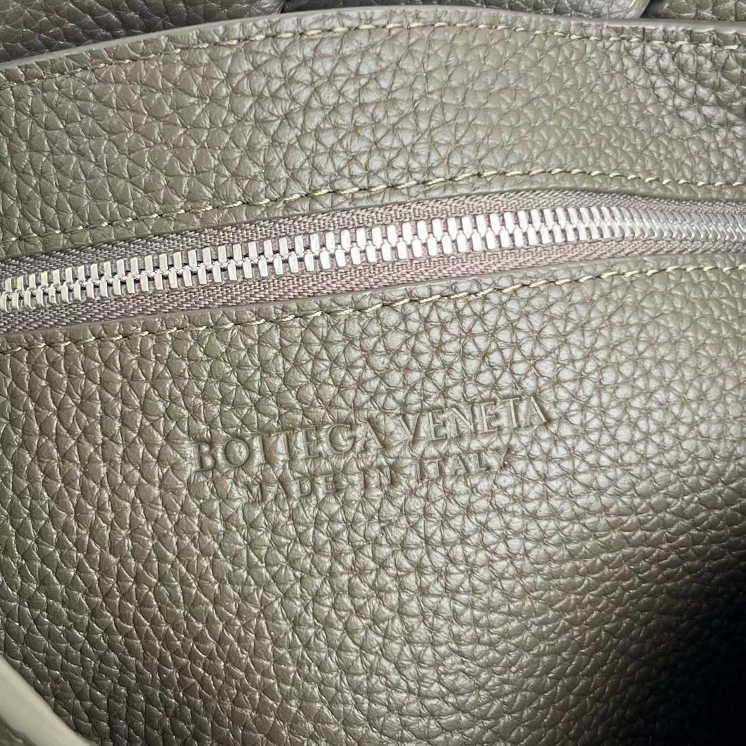 BV 葆蝶家 Diago 编织设计 牛皮 购物袋 手提袋  枕头包  斜款包 卡其色 795637V4FV13386