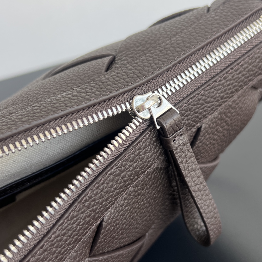 BV 葆蝶家 Diago 编织设计 牛皮 购物袋 手提袋  枕头包  斜款包 深棕色 795125V4FV12145