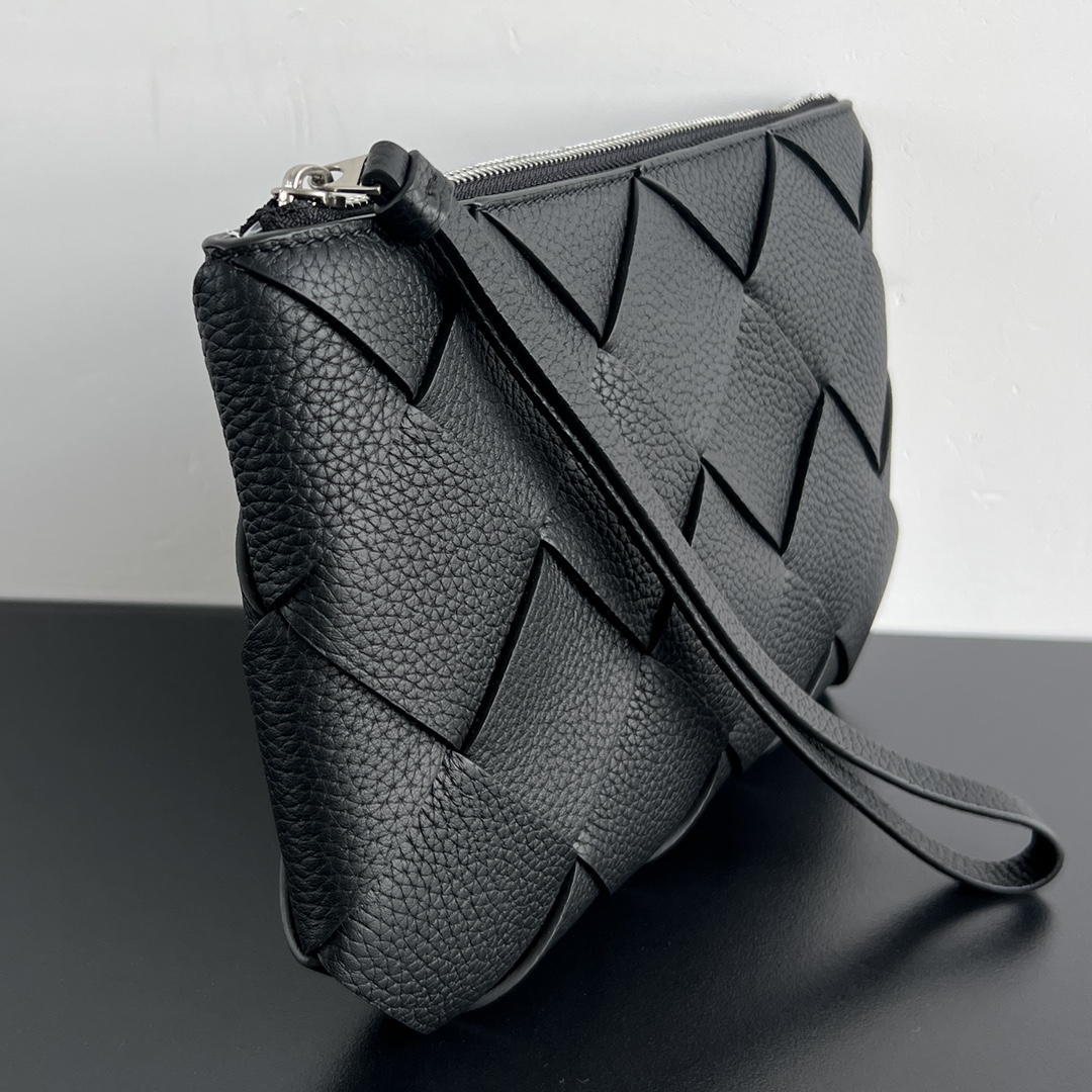 BV 葆蝶家 Diago 编织设计 牛皮 购物袋 手提袋  枕头包  斜款包 牛拿包（颗粒面） 斜款包  黑色 795119V4FV18803