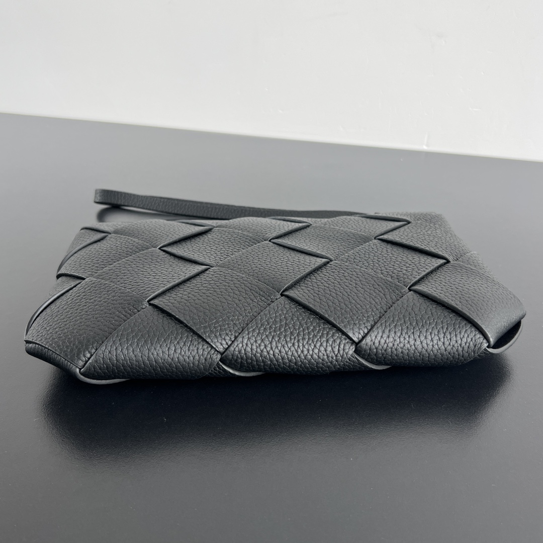 BV 葆蝶家 Diago 编织设计 牛皮 购物袋 手提袋  枕头包  斜款包 牛拿包（颗粒面） 斜款包  黑色 795119V4FV18803