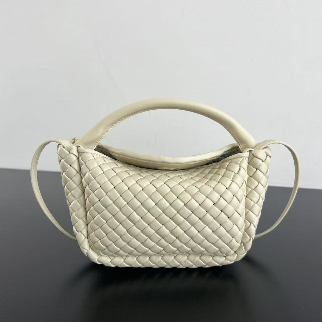 BV 葆蝶家 Cobbl  编织设计 羊皮 购物袋 手提袋  枕头包  斜款包 白色  805739V3RG19195