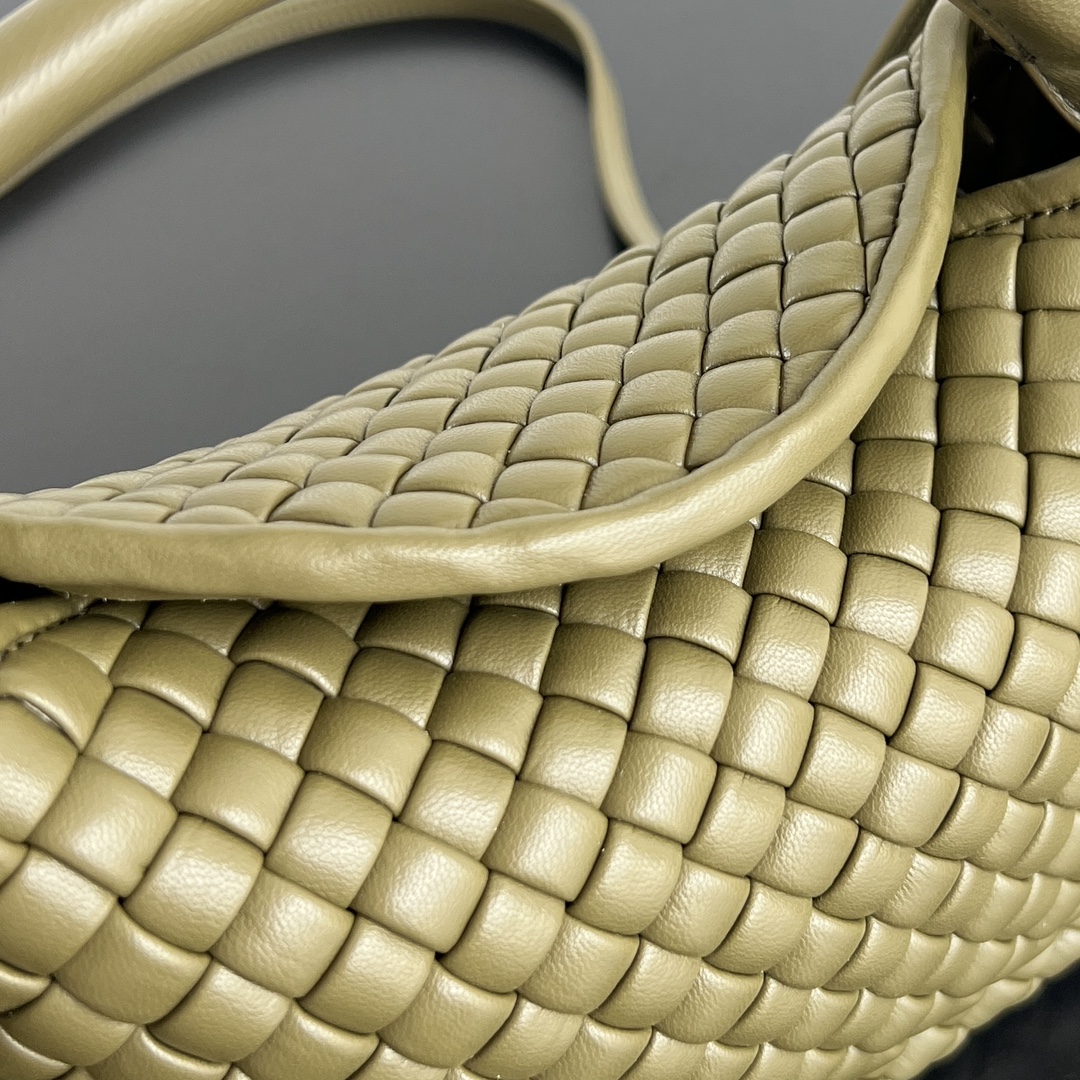 BV 葆蝶家 Cobbl  编织设计 羊皮 购物袋 手提袋  枕头包  斜款包 海藻绿 805739V3RG12937