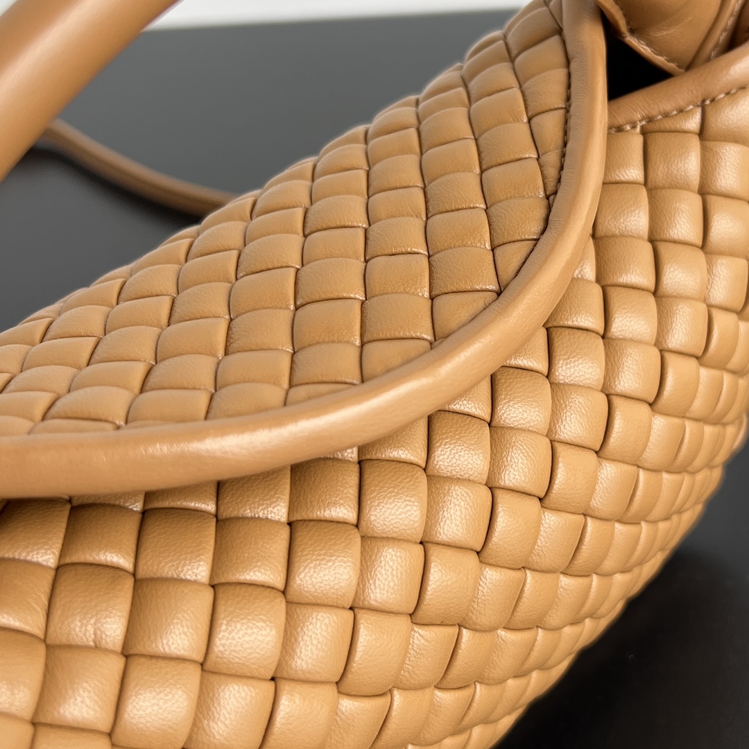 BV 葆蝶家 Cobbl  编织设计 羊皮 购物袋 手提袋  枕头包  斜款包  棕色