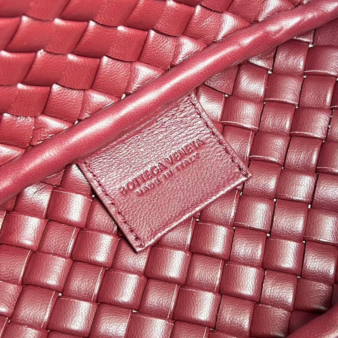 BV 葆蝶家 Cobbl  编织设计 羊皮 购物袋 手提袋  枕头包  斜款包 巴罗洛酒红 805739V3RG12250