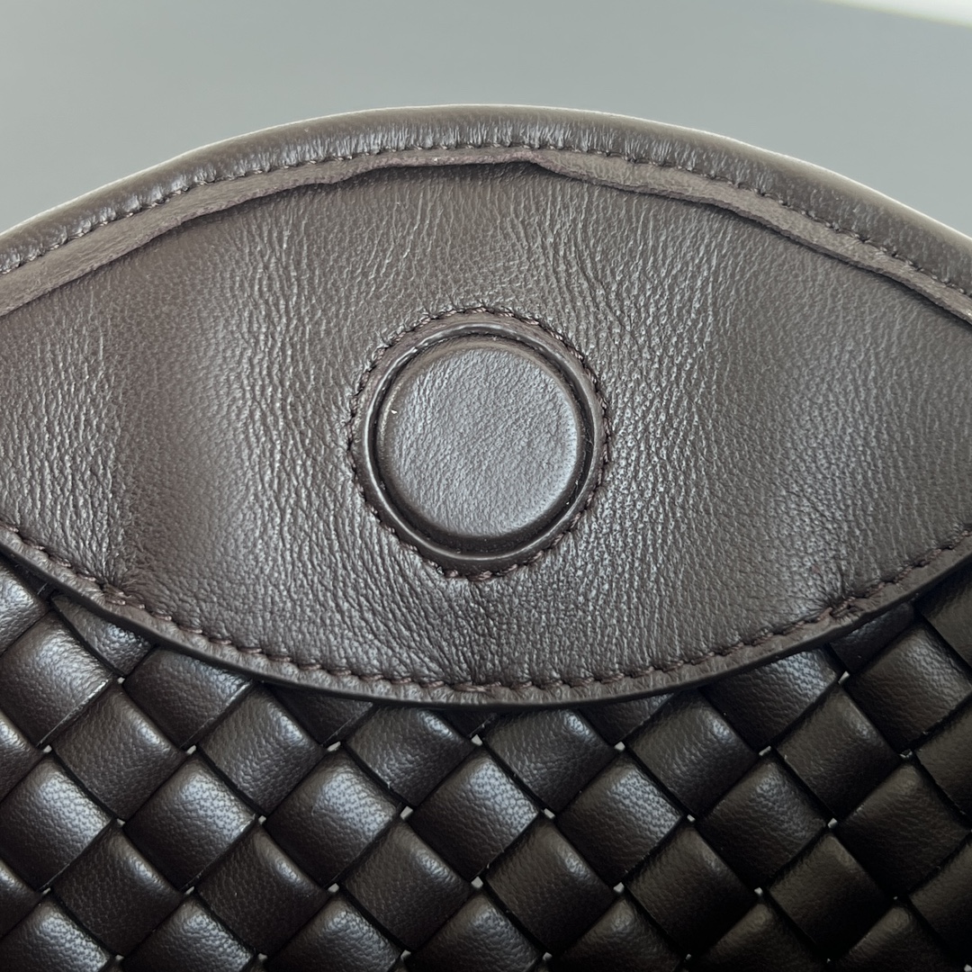 BV 葆蝶家 Cobbl  编织设计 羊皮 购物袋 手提袋  枕头包  斜款包 巧克力棕色