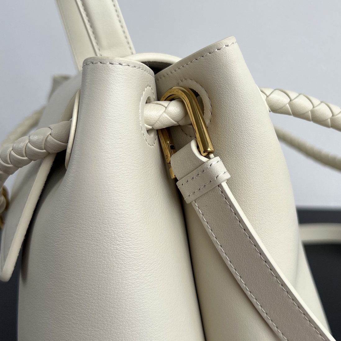 BV 葆蝶家 Ciao Ciao Tote  编织设计 羊皮 购物袋 手提袋  枕头包  斜款包 海盐色 817231V4O929195