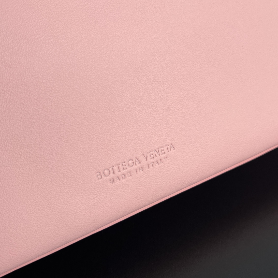 BV 葆蝶家 Ciao Ciao Tote  编织设计 小牛皮 购物袋 手提袋  枕头包  斜款包 粉色 817231 