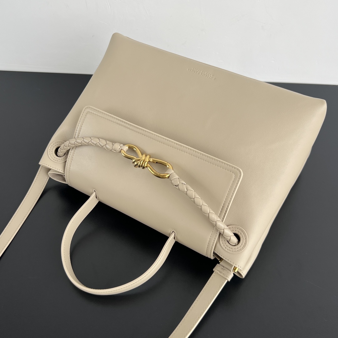 BV 葆蝶家 Ciao Ciao Tote  编织设计 小牛皮 购物袋 手提袋  枕头包  斜款包 米色 817231V4O929614