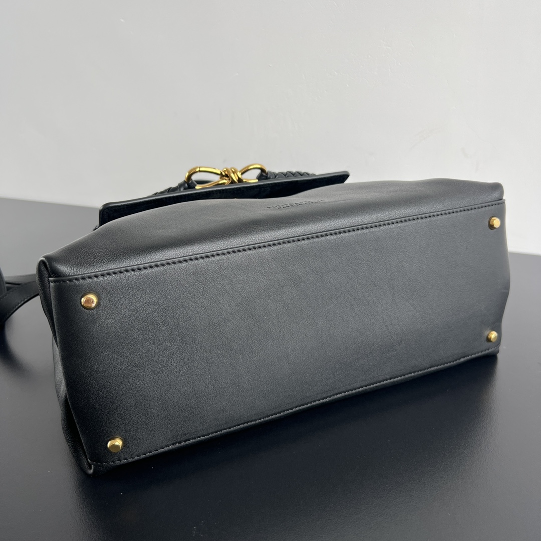 BV 葆蝶家 Ciao Ciao Tote  编织设计 小牛皮 购物袋 手提袋  枕头包  斜款包 黑色 817231V4O921019