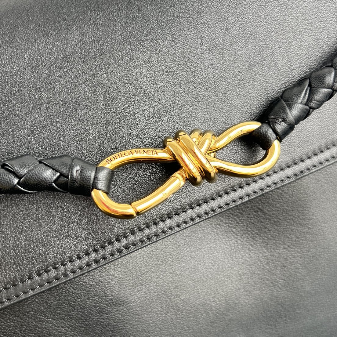 BV 葆蝶家 Ciao Ciao Tote  编织设计 小牛皮 购物袋 手提袋  枕头包  斜款包 黑色 817231V4O921019