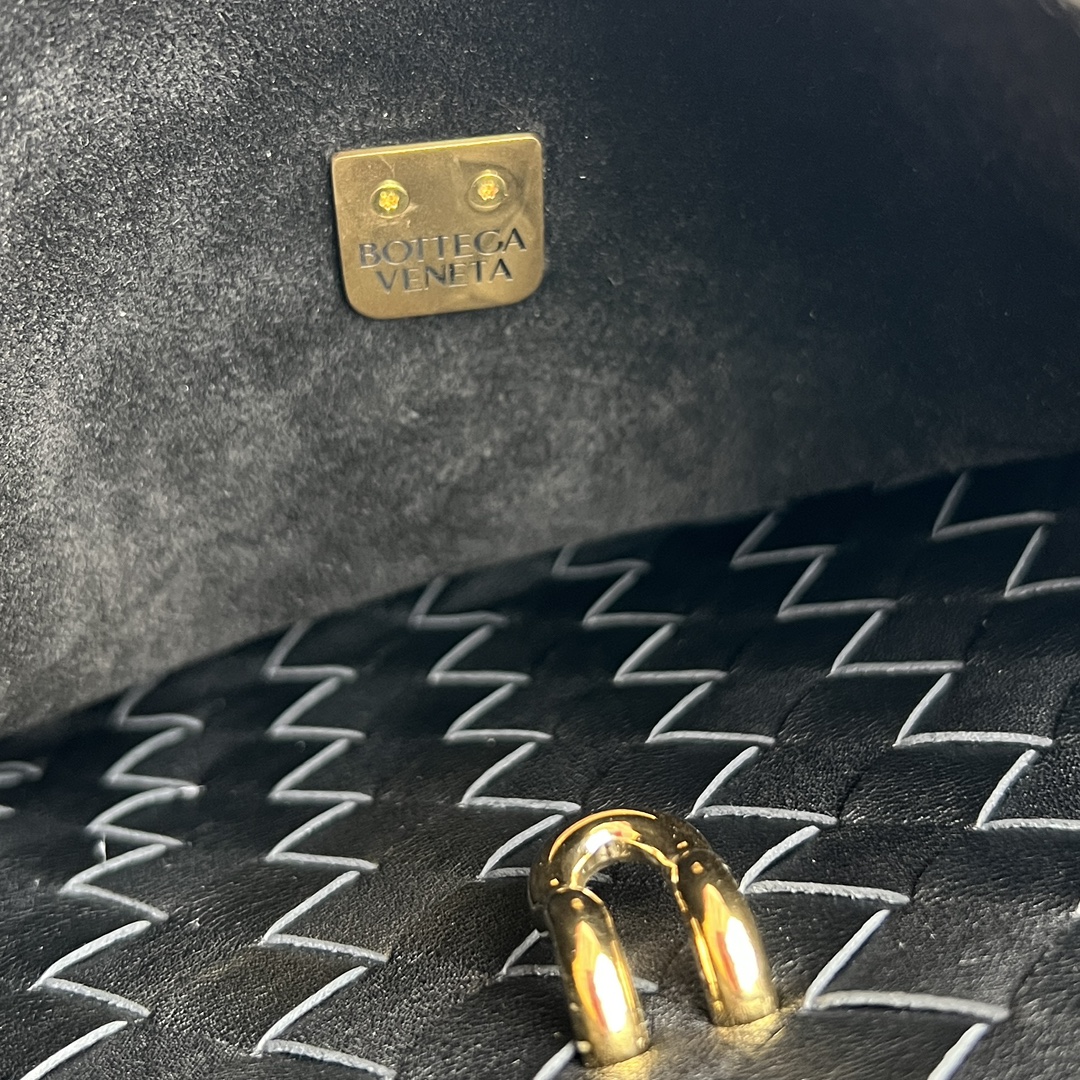 BV 葆蝶家 Ciao Ciao Tote  编织设计 小牛皮 购物袋 手提袋  枕头包  斜款包 黑色 817231V4O921019