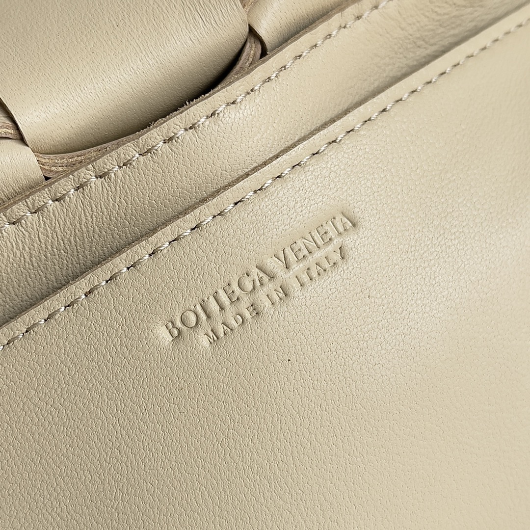 BV 葆蝶家 枕头包 CASSETTE  Intreccio 编织设计 羊皮 豆腐 购物袋 手提袋 斜款包 浅褐色 730848 