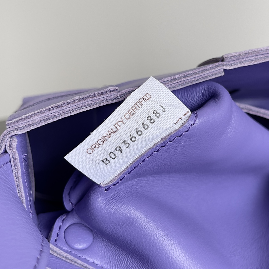 BV 葆蝶家 枕头包 CASSETTE  Intreccio 编织设计 羊皮 豆腐 购物袋 手提袋 斜款包 紫色 730848 