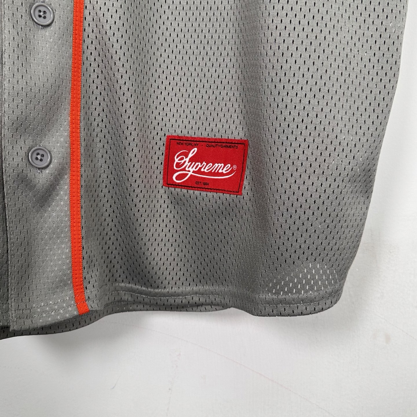 Supreme SS25 WEEK5 Old English Baseball Jersey 美式潮流斜纹贴花网眼短袖棒球球服  黑色 灰色  SUP-SS25-146