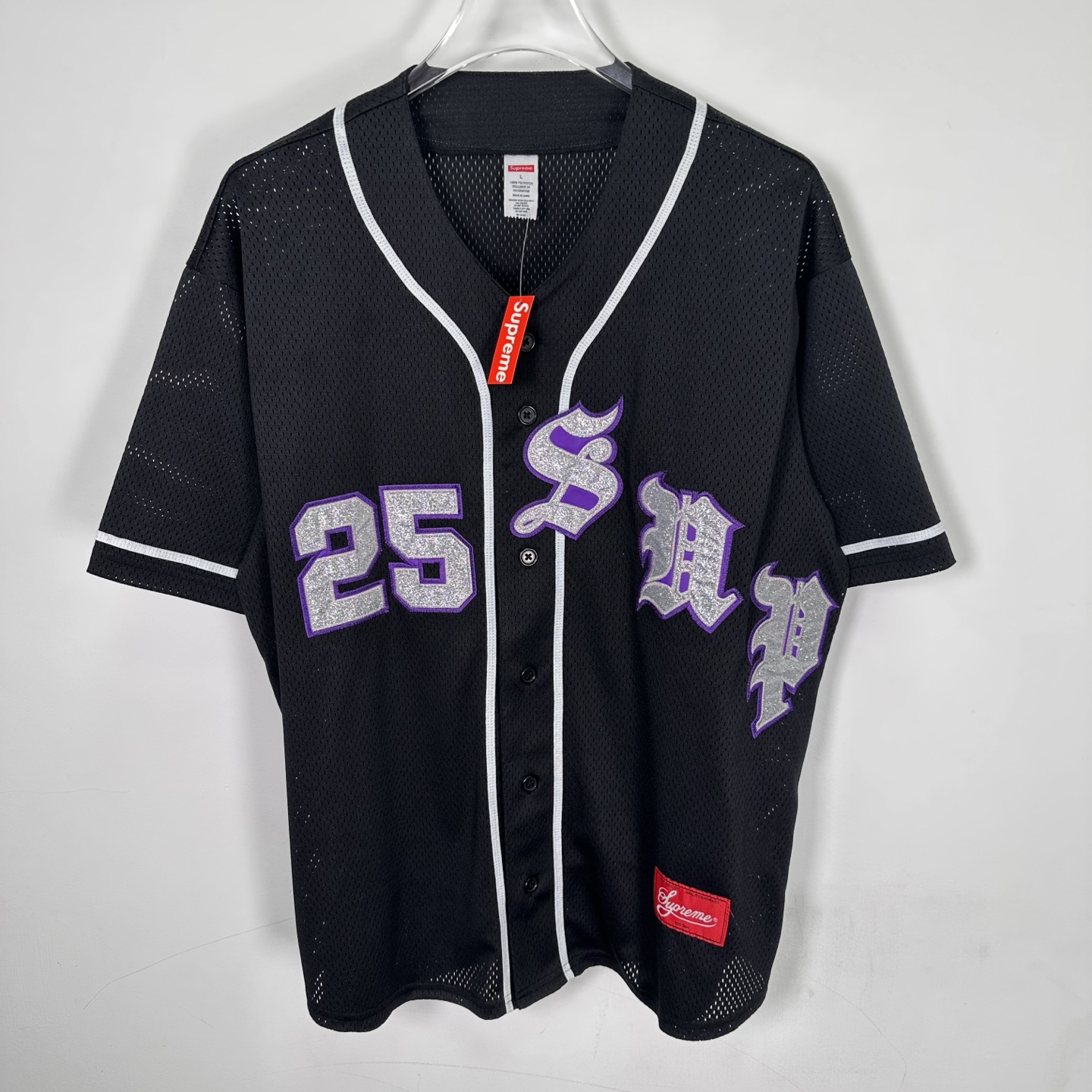 Supreme SS25 WEEK5 Old English Baseball Jersey 美式潮流斜纹贴花网眼短袖棒球球服  黑色 灰色  SUP-SS25-146