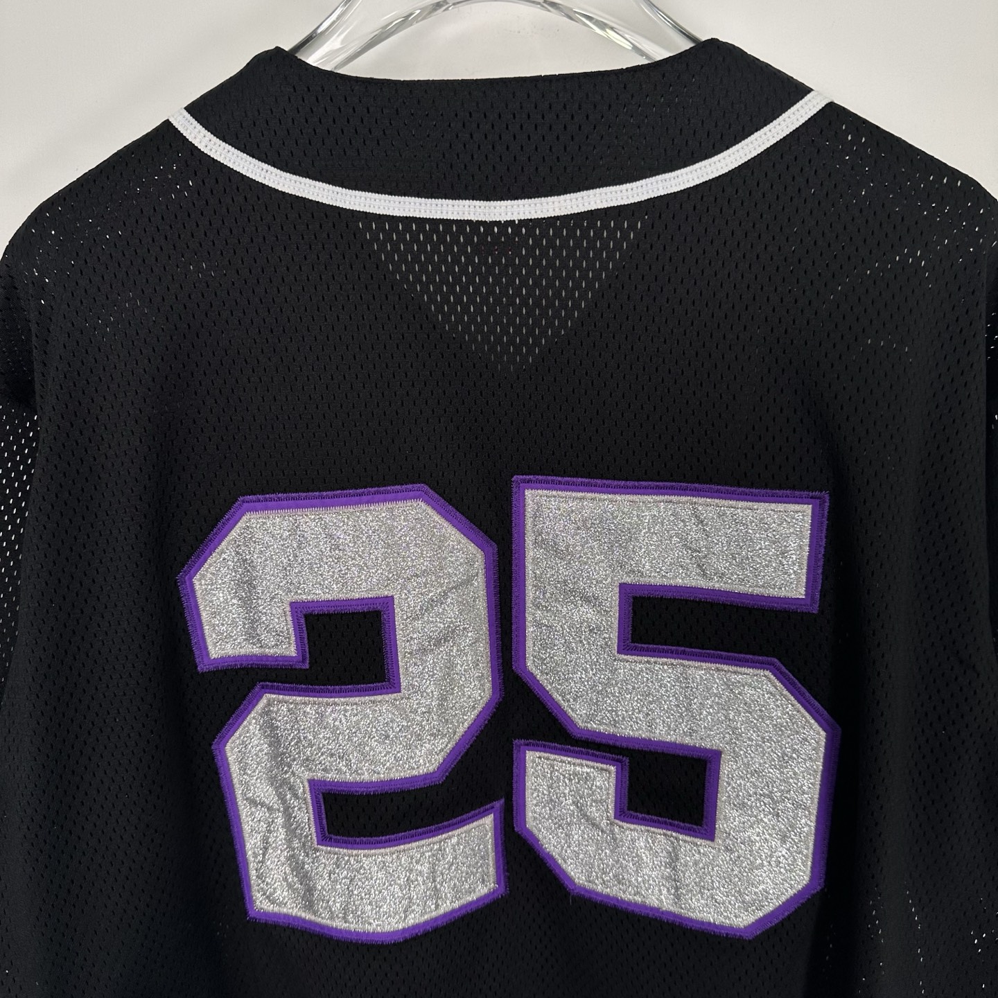 Supreme SS25 WEEK5 Old English Baseball Jersey 美式潮流斜纹贴花网眼短袖棒球球服  黑色 灰色  SUP-SS25-146