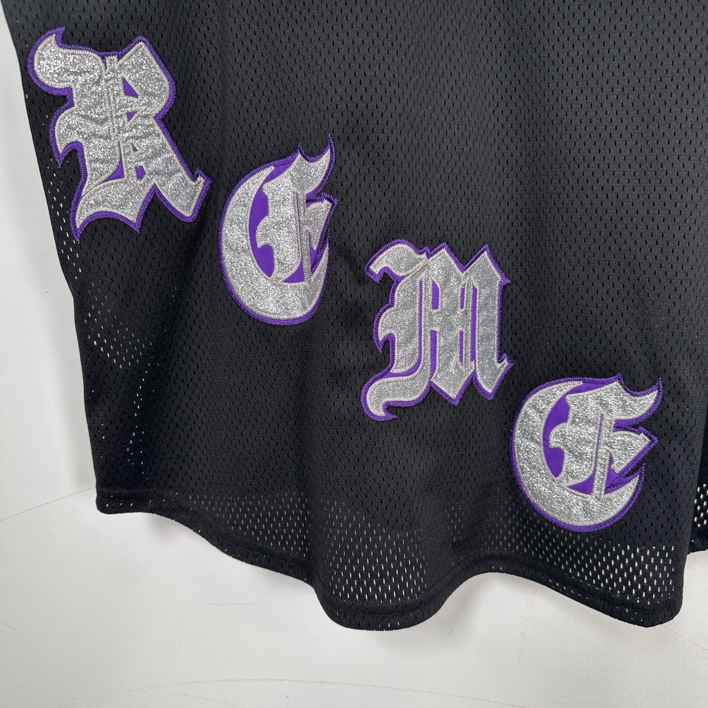 Supreme SS25 WEEK5 Old English Baseball Jersey 美式潮流斜纹贴花网眼短袖棒球球服  黑色 灰色  SUP-SS25-146