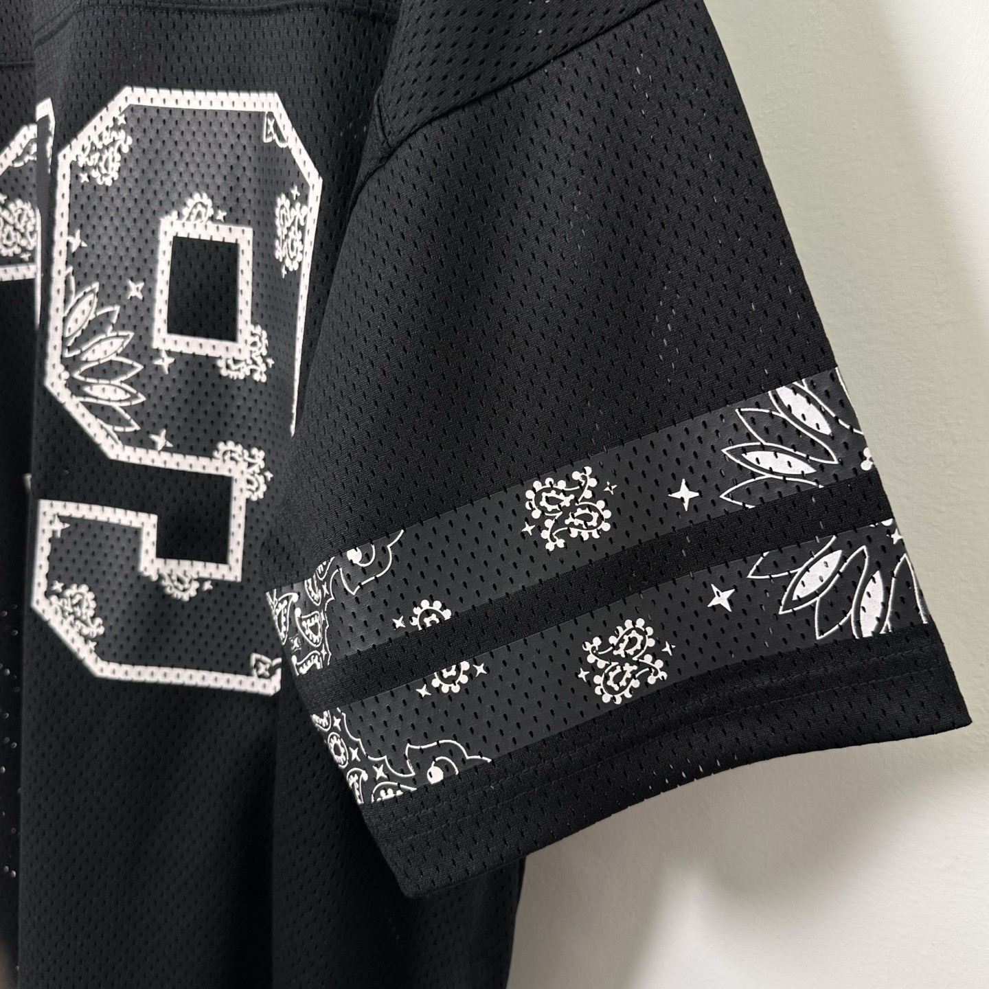 Supreme SS25 WEEK14 Bandana Football Jersey logo 39号 印花  短袖T恤 男女同款 黑色 白色 SUP-SS25-053
