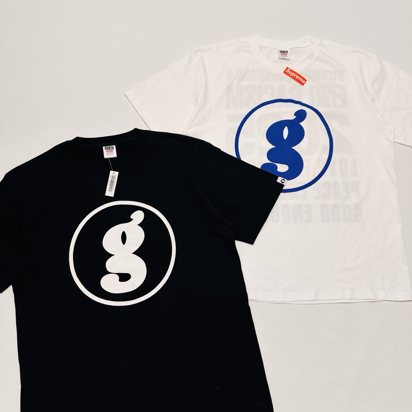 Supreme GOODENOUGH 联名款 SS25  印花logo圆领 短袖T恤 男女同款 黑色 白色  SUP-SS25-262