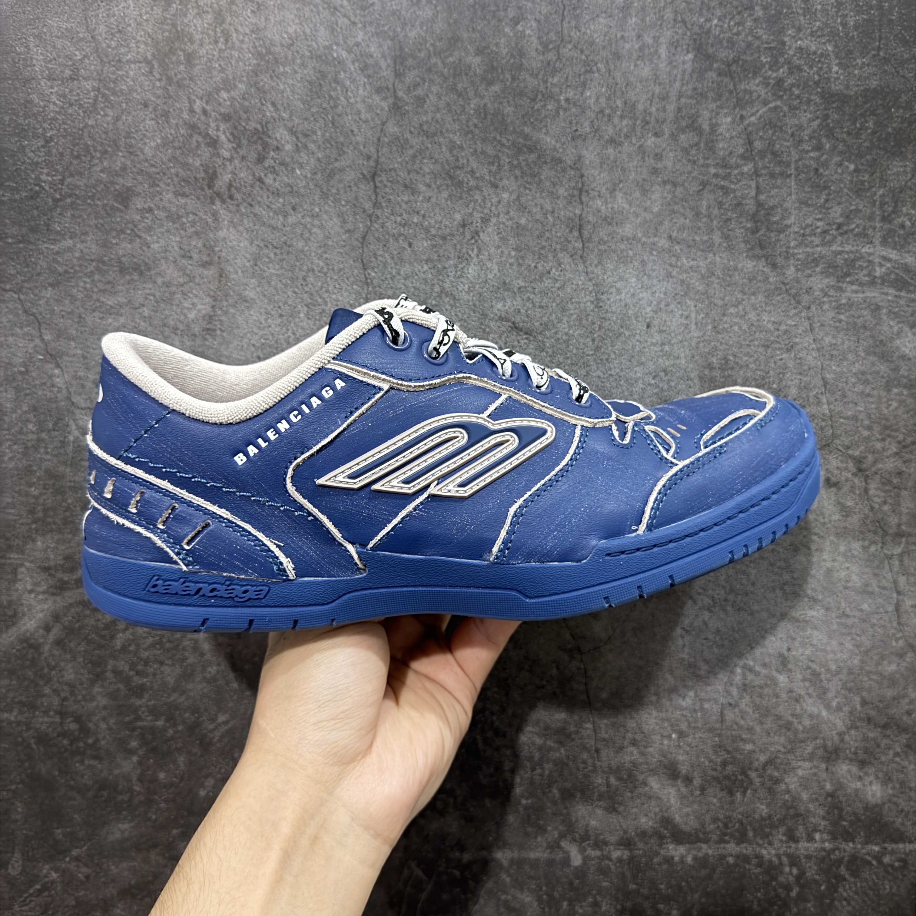 Balenciaga 巴黎世家 18代 Hamptons Worn-0ut 涤纶(聚酯纤维)牛皮革 圆头系带低帮 生活休闲鞋 男女同款 波鞋 藏蓝色