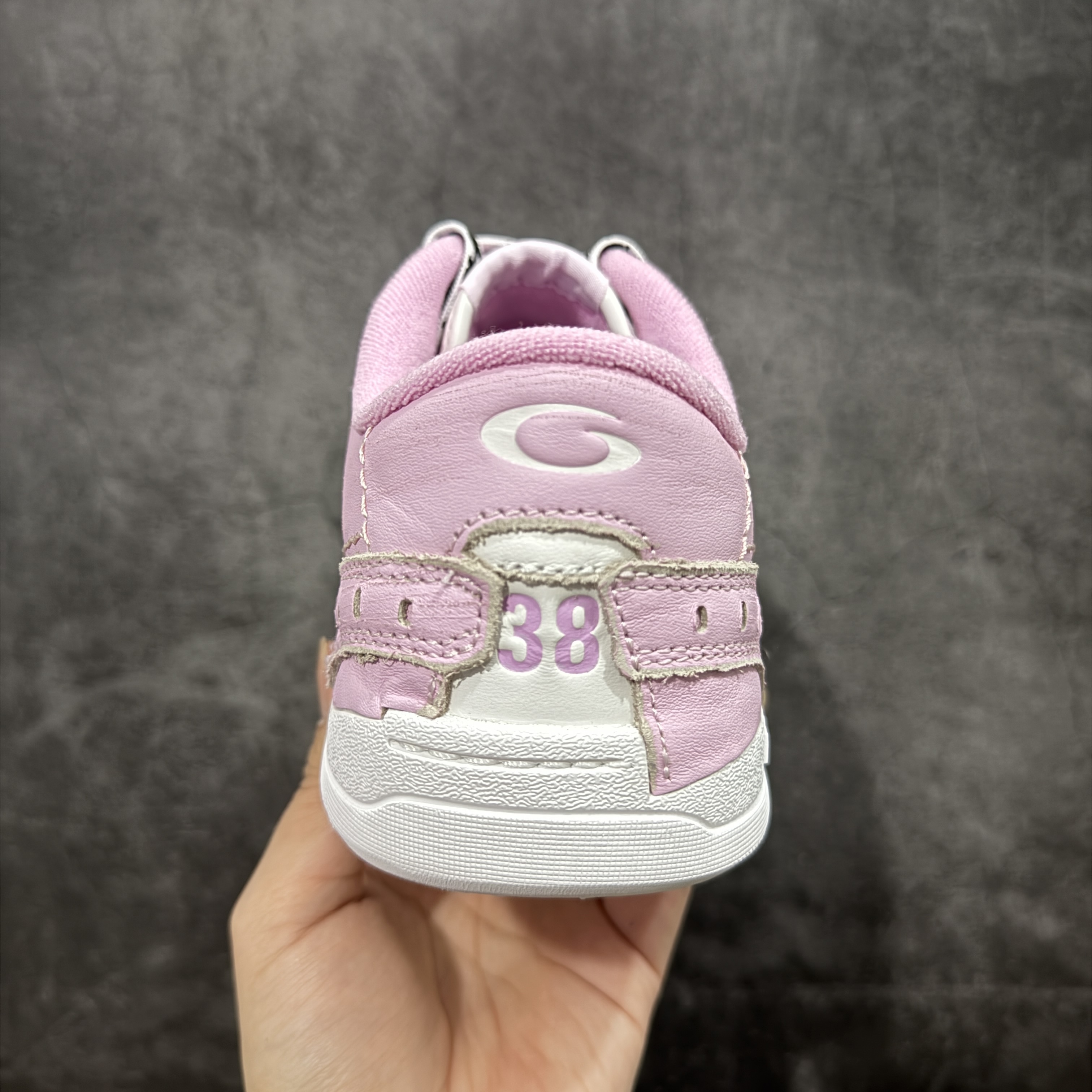 Balenciaga 巴黎世家 18代 Hamptons Worn-0ut 涤纶(聚酯纤维)牛皮革 圆头系带低帮 生活休闲鞋 男女同款 波鞋 粉色