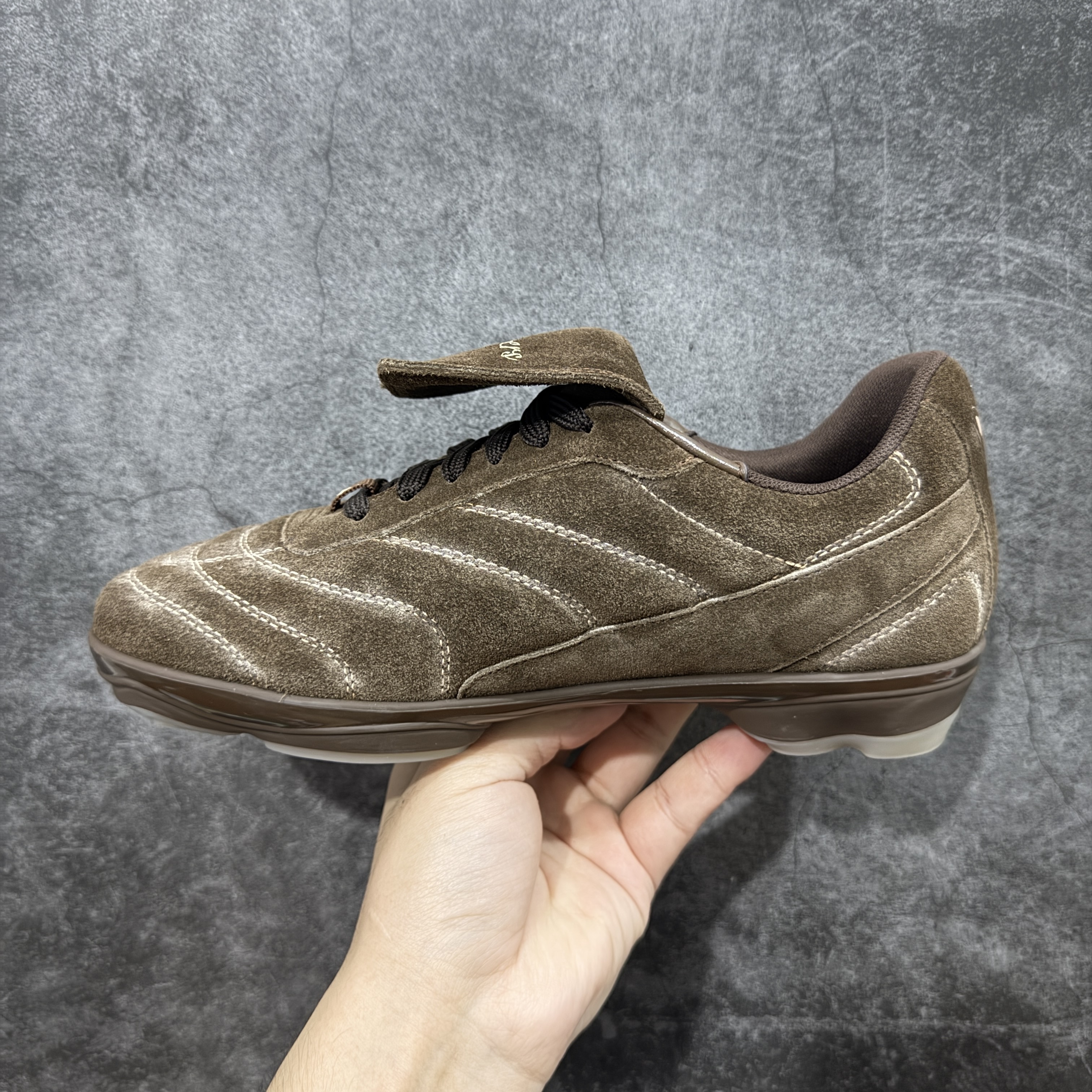 Louis Vuitton Footprint SOCCER LV  足球鞋 路易威登 低筒 休闲鞋 板鞋 运动鞋 波鞋 男鞋 版型偏大半码 深棕色 1AHTXV