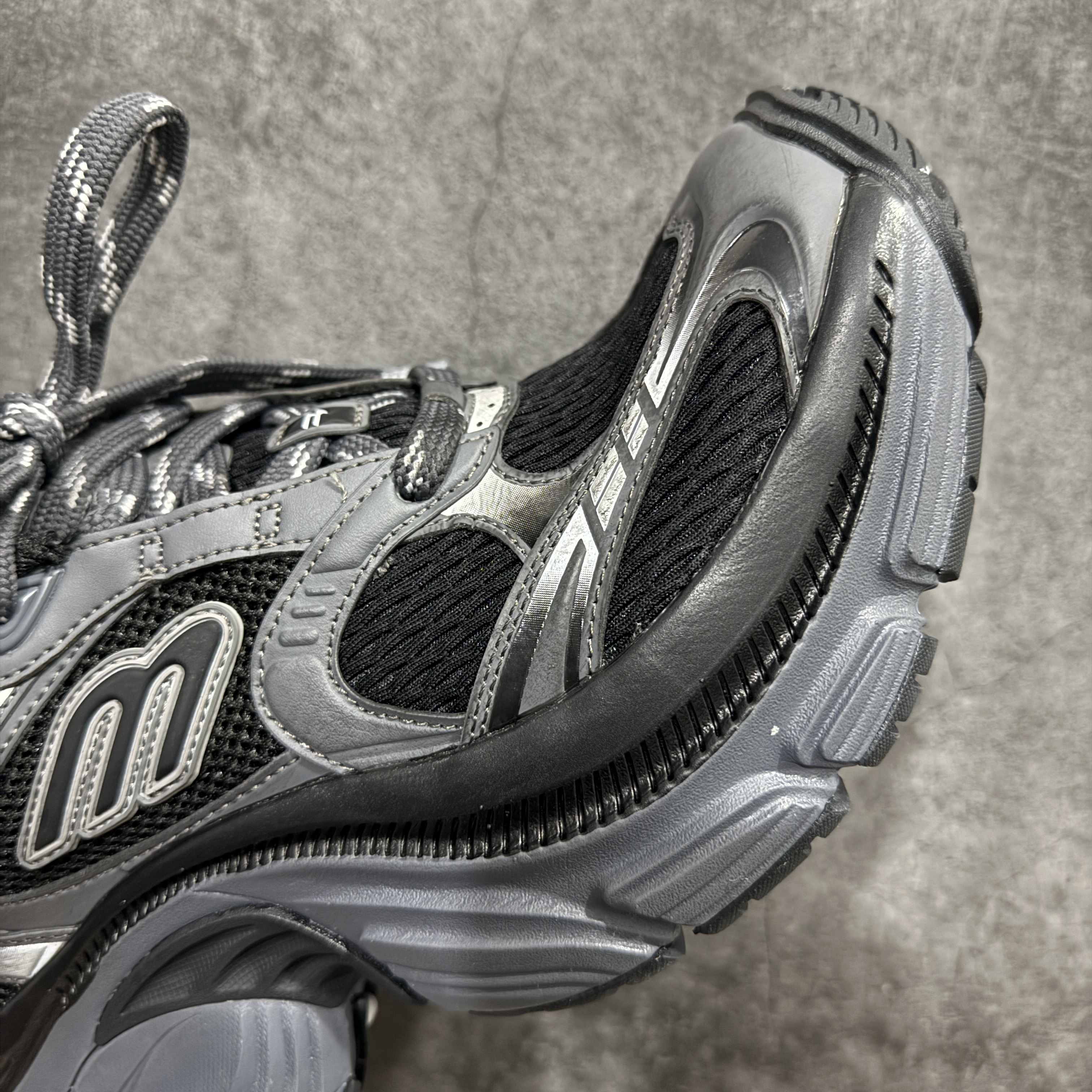 Balenciaga  巴黎世家 10XL 网布 系带 做旧 低筒 老爹鞋 运动 复古板鞋 休闲鞋 男鞋 女鞋 波鞋  黑色 815853W2MV29157