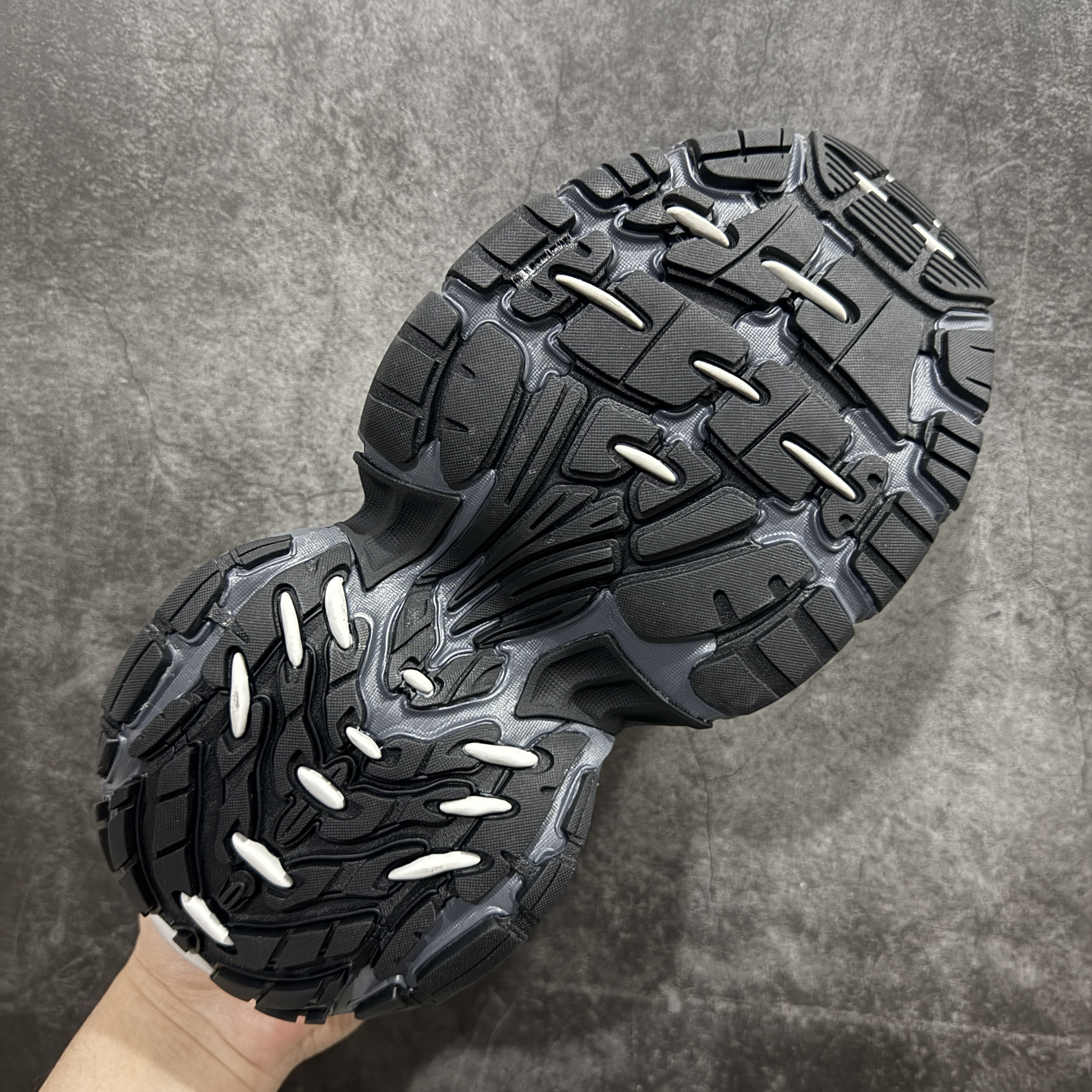 Balenciaga  巴黎世家 10XL 网布 系带 做旧 低筒 老爹鞋 运动 复古板鞋 休闲鞋 男鞋 女鞋 波鞋  黑色 815853W2MV29157